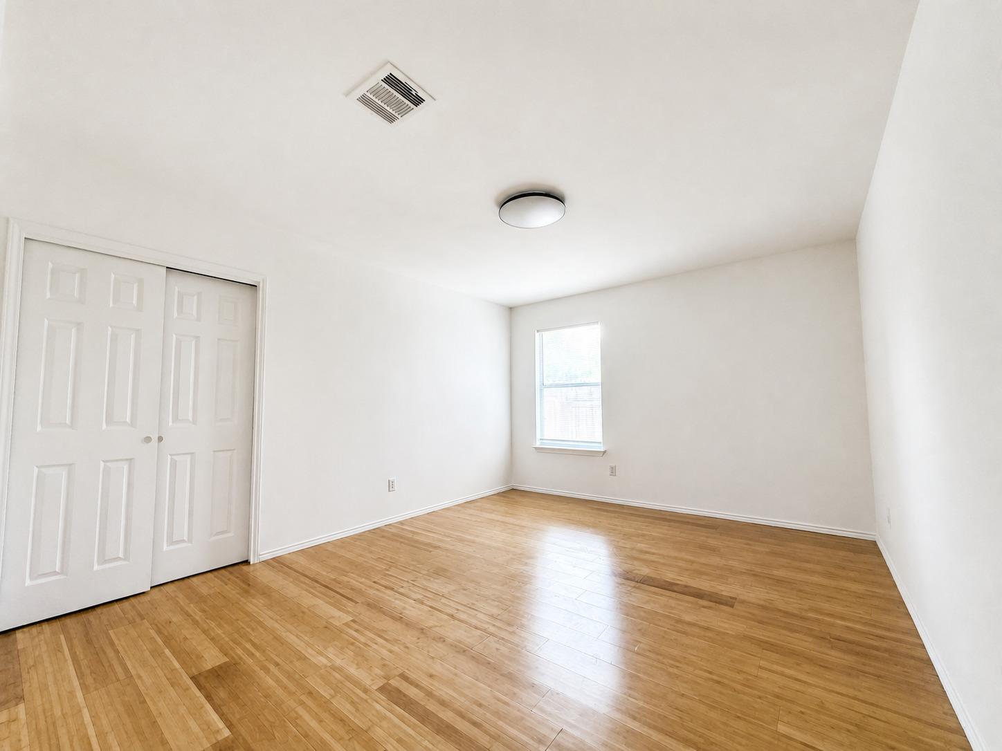 12321 Kilmartin Ln Property Photo 9