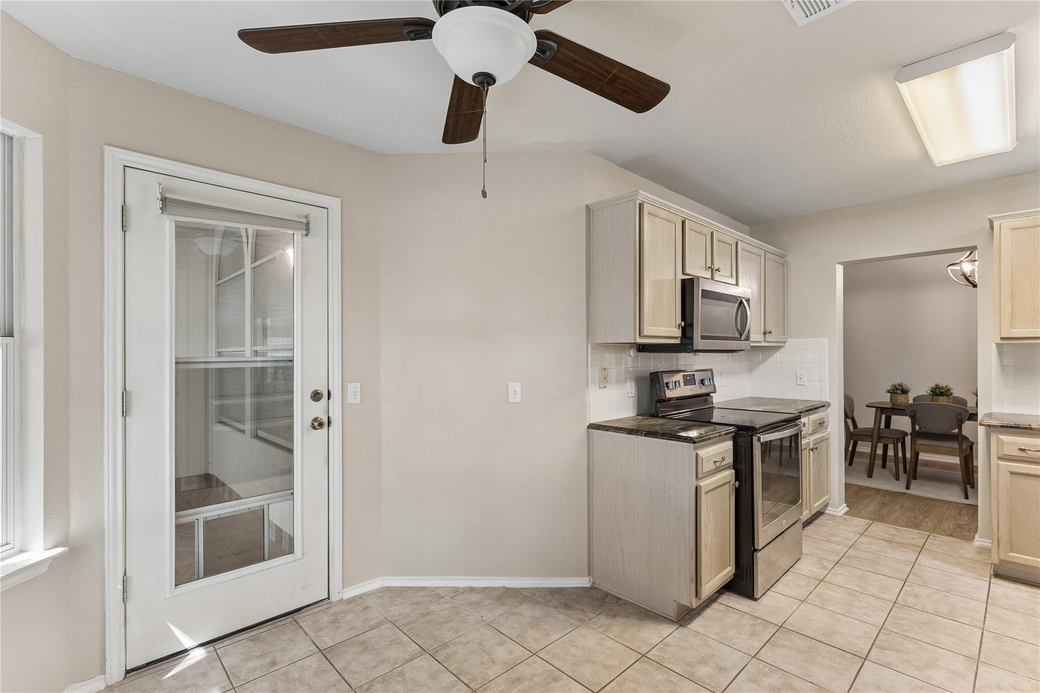 16815 E Dorman Dr Property Photo 9
