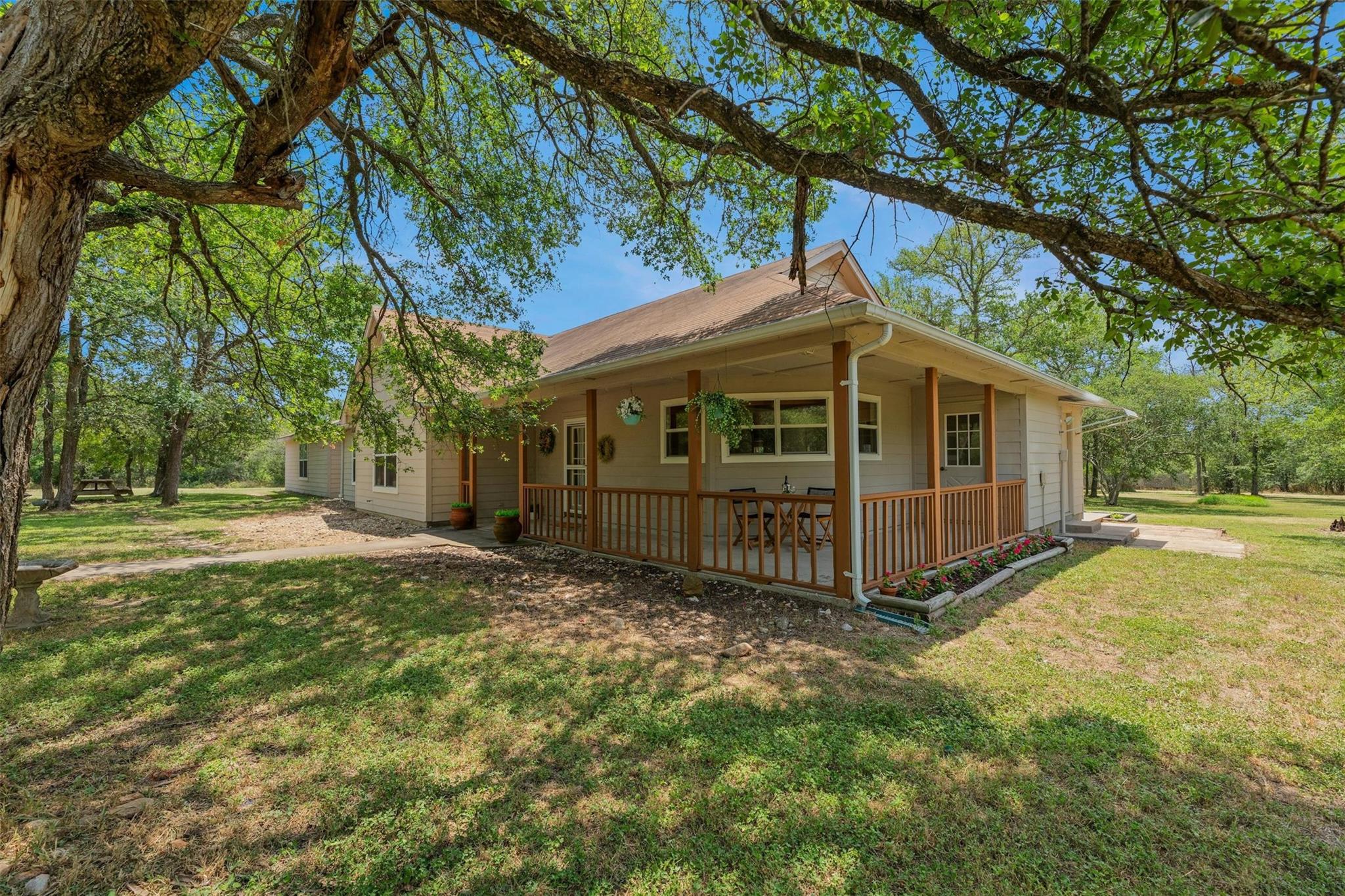 189 Shady Oaks Loop Property Photo 2