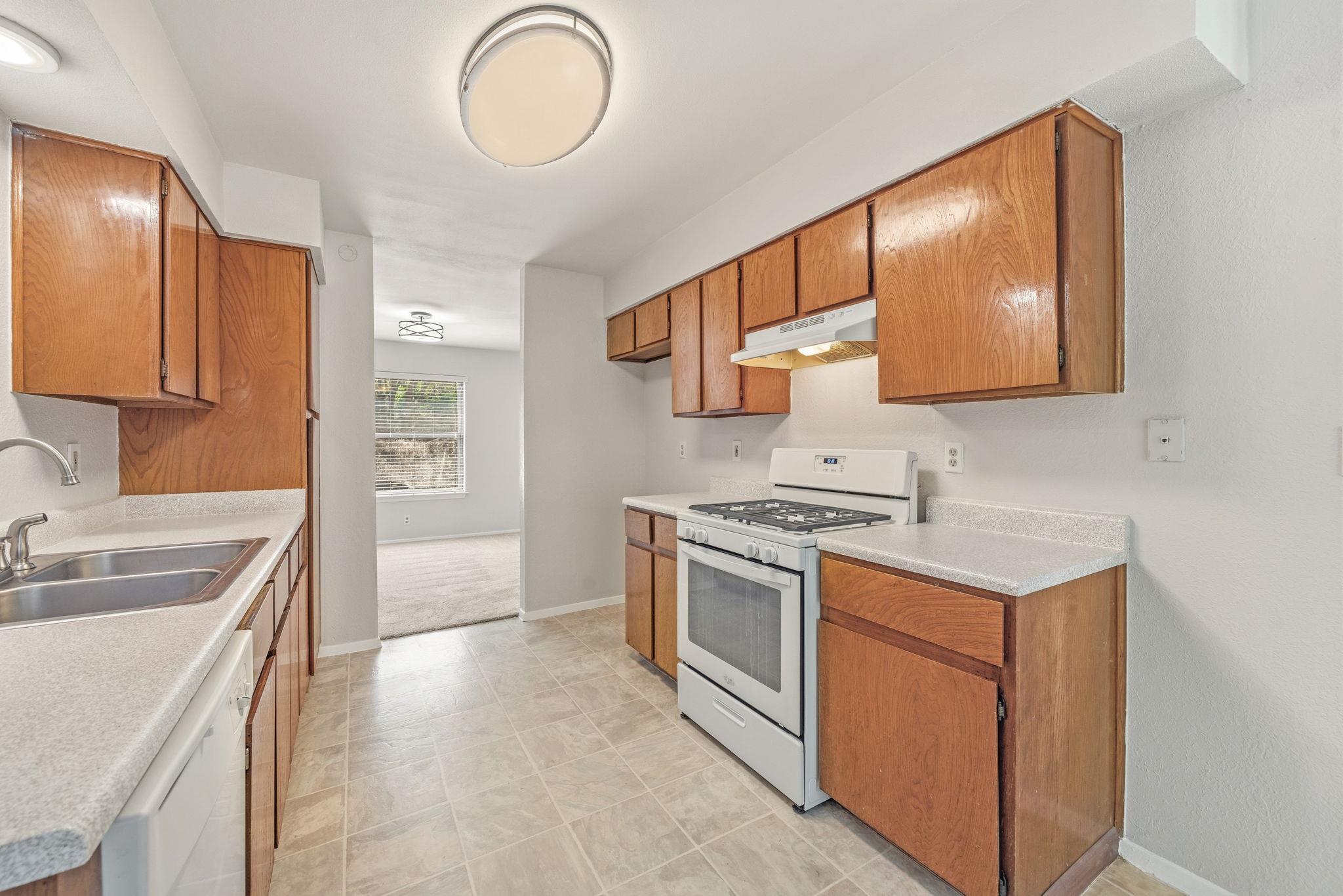 13212 Rampart St Property Photo 14