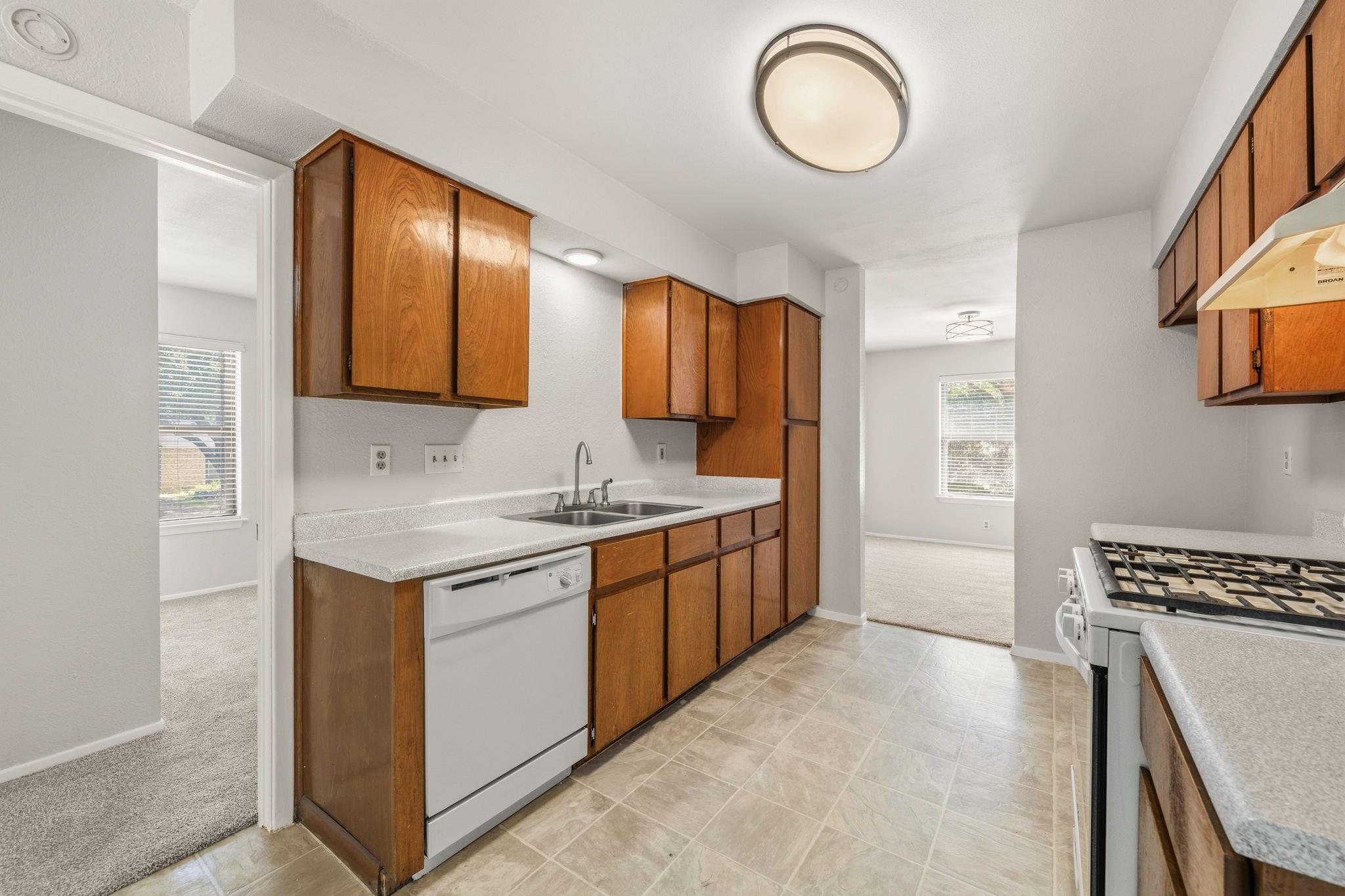 13212 Rampart St Property Photo 15