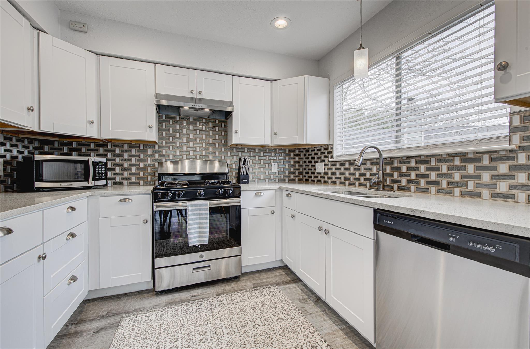 6009 Richard Carlton Blvd Property Photo 15