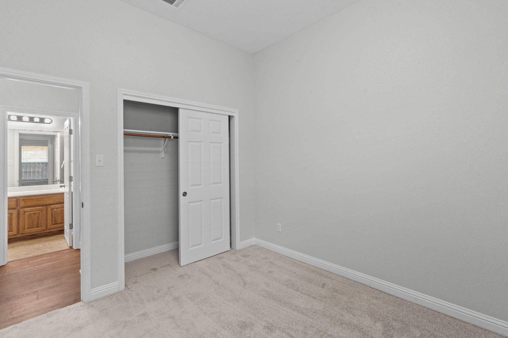 10400 Big Thicket Dr Property Photo 22
