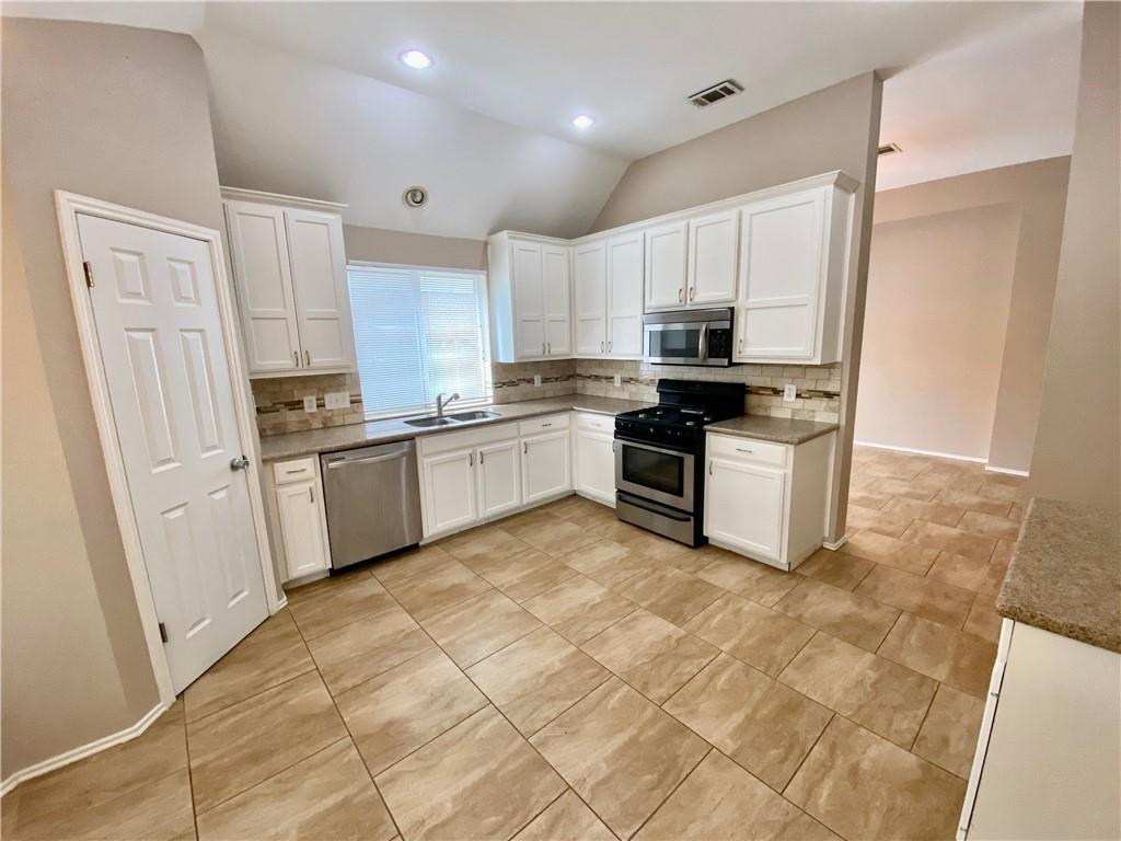 209 N Blue Ridge Pkwy Property Photo 6