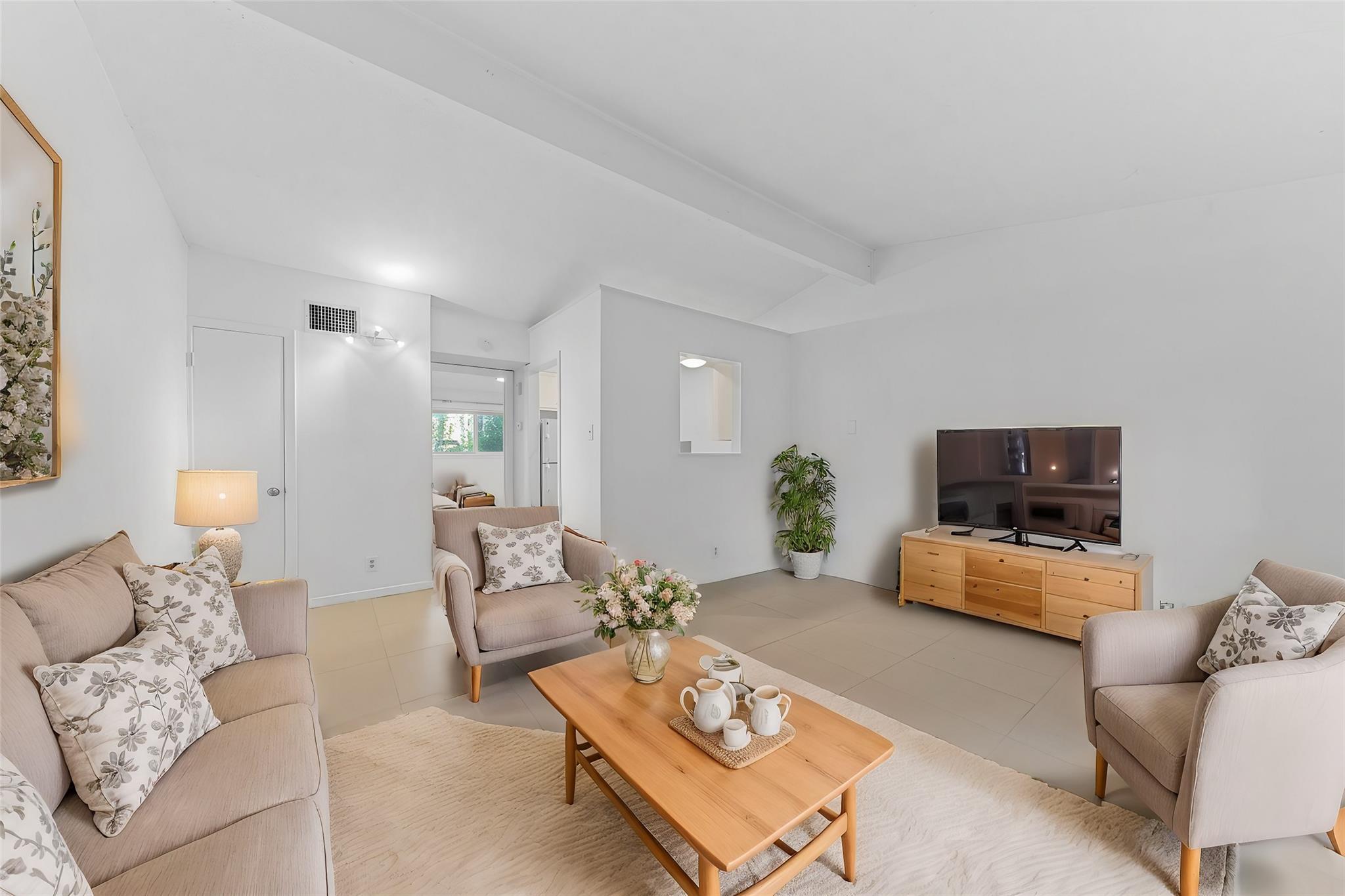 1905 Fairlawn Ln Ln #2 Property Photo 2