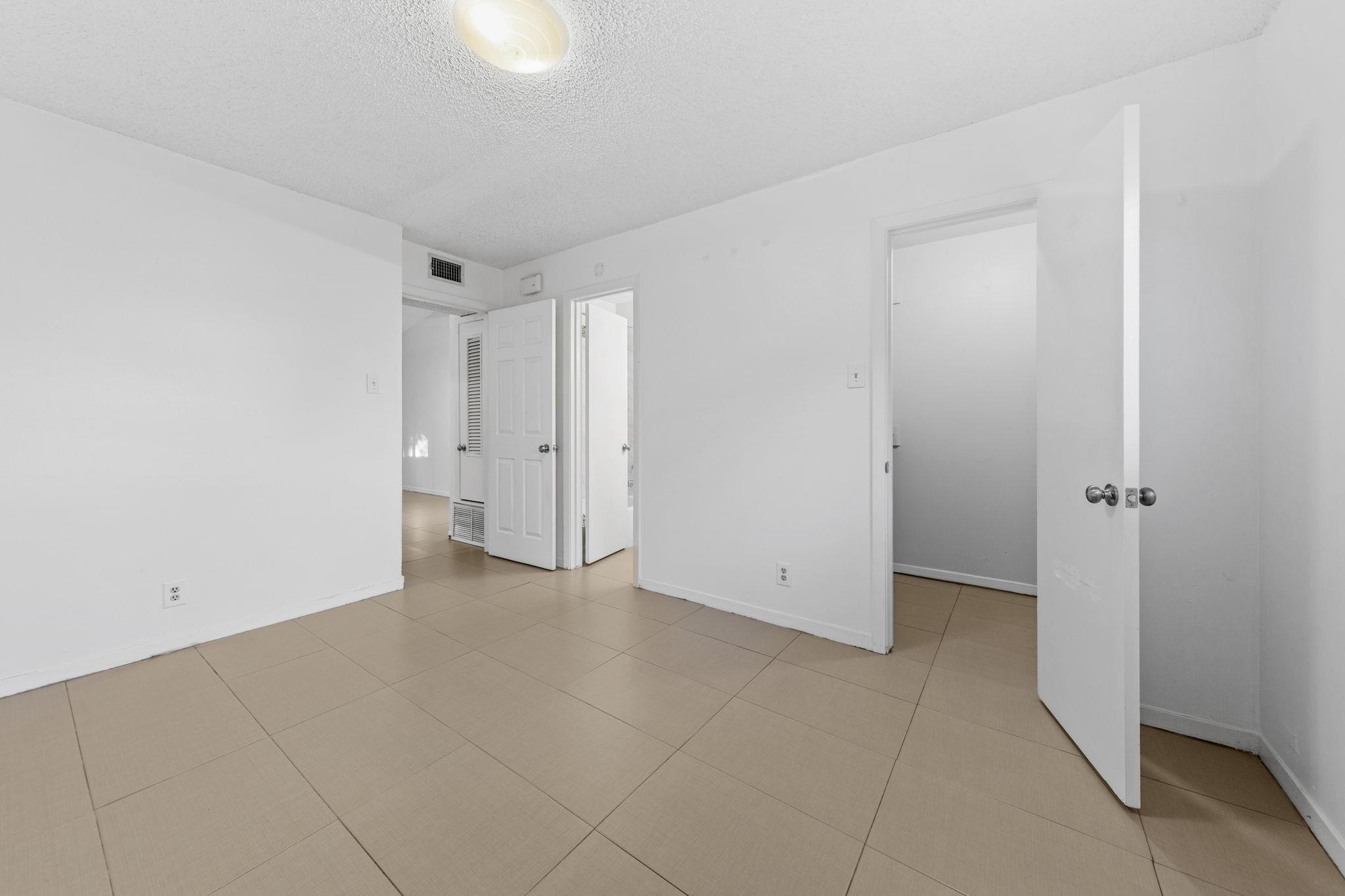 1905 Fairlawn Ln Ln #2 Property Photo 12
