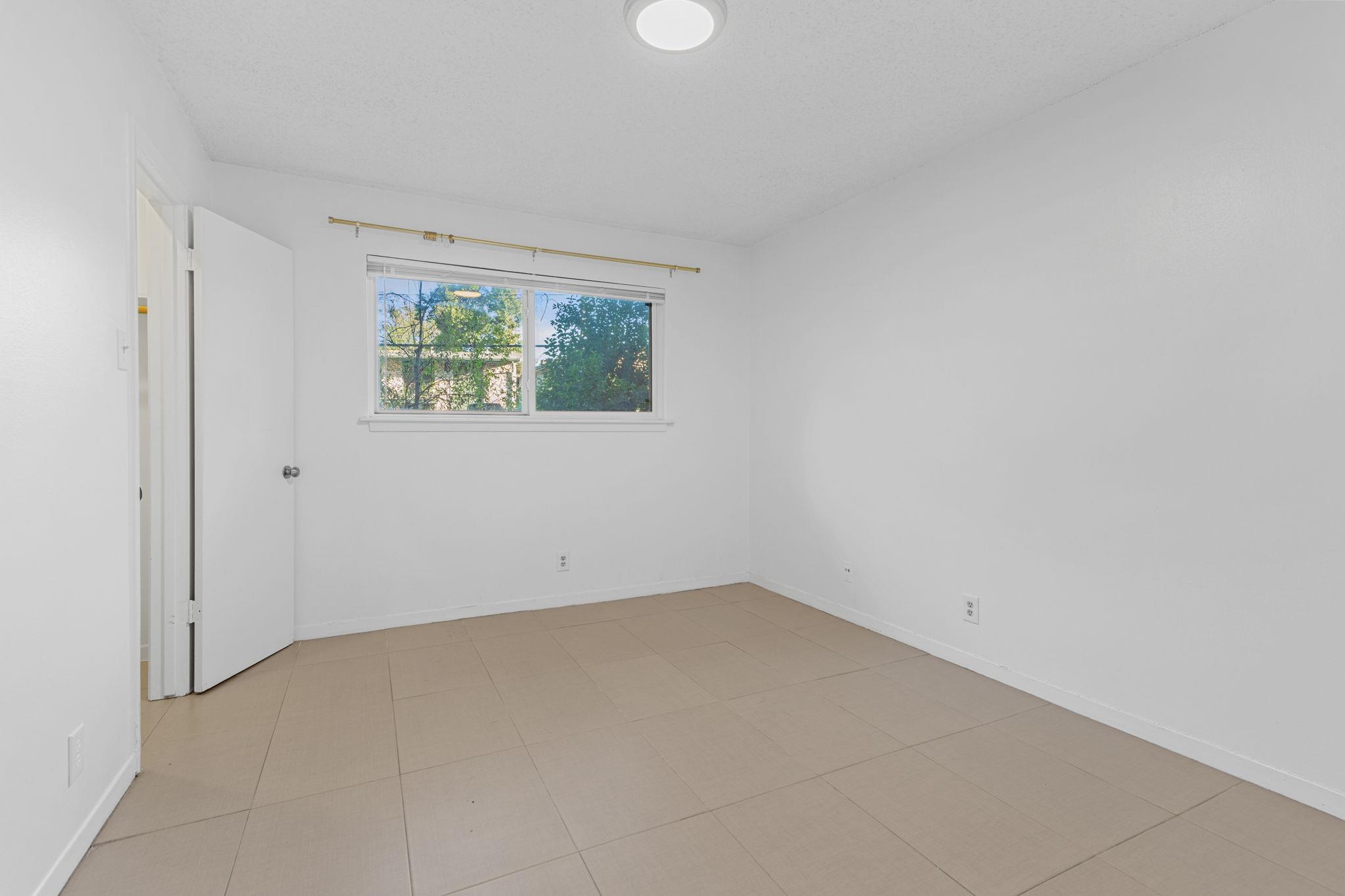 1905 Fairlawn Ln Ln #2 Property Photo 17