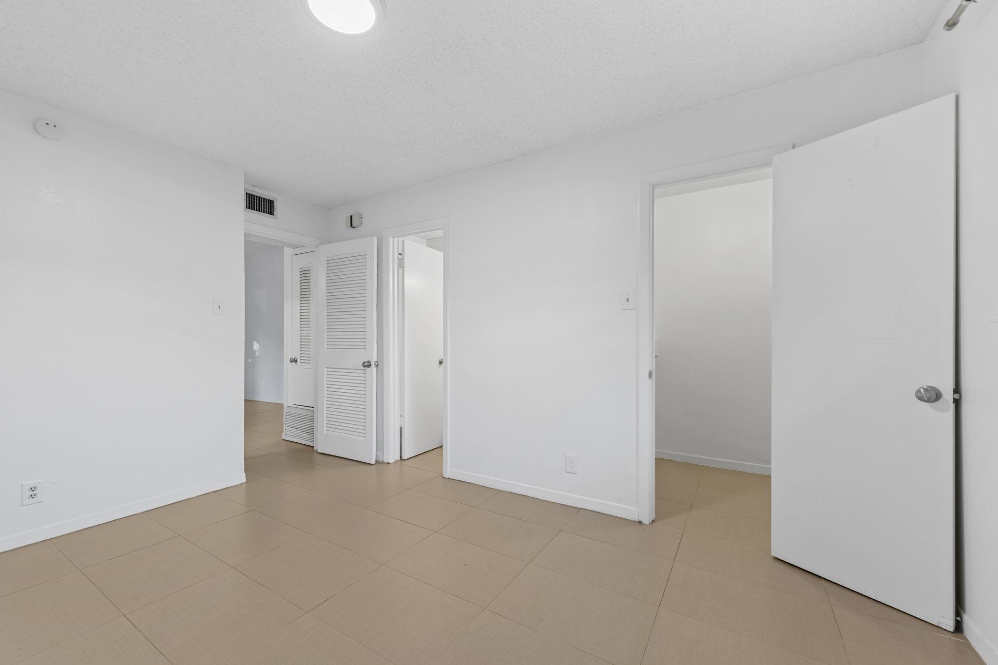 1905 Fairlawn Ln Ln #2 Property Photo 18