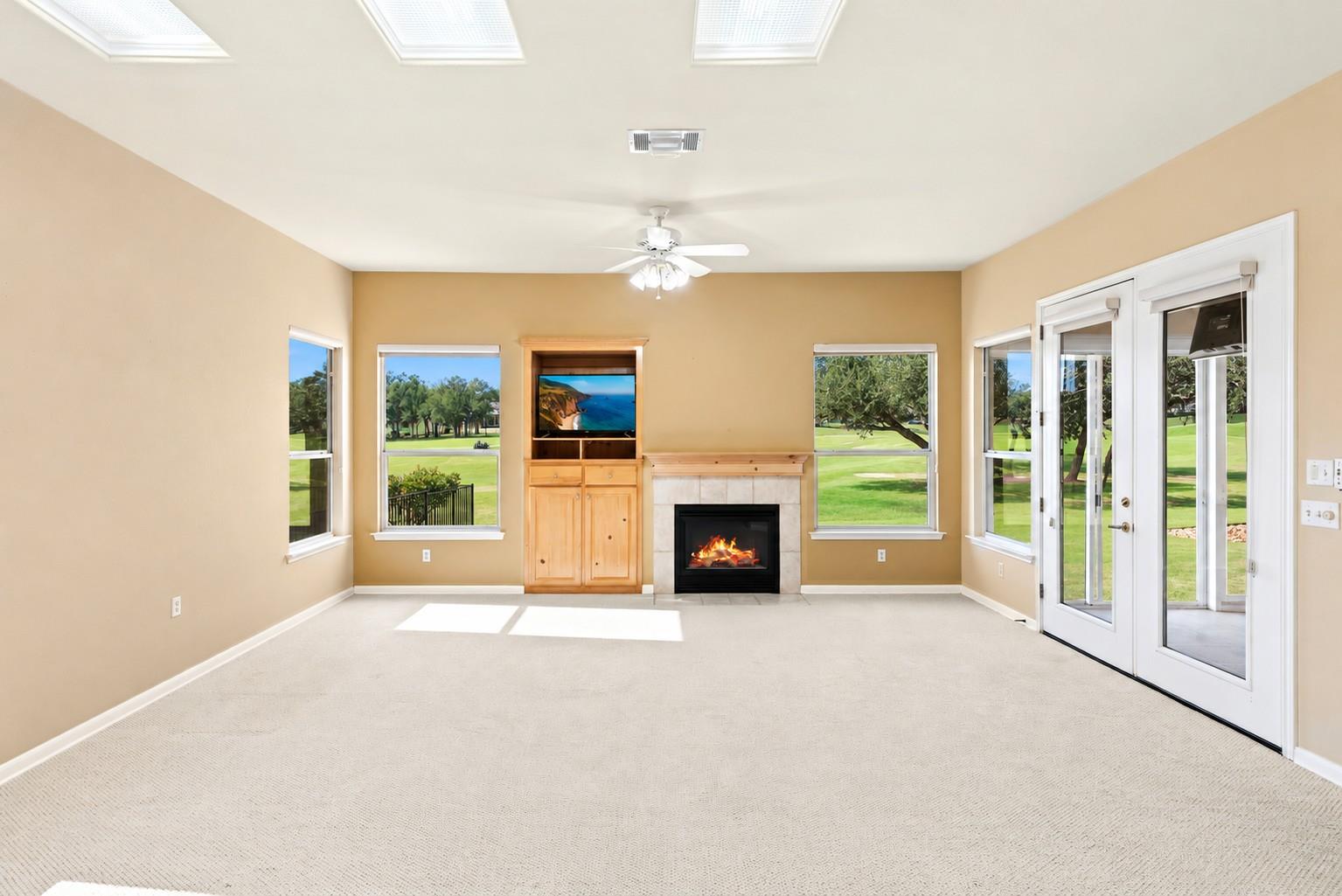 128 Crepe Myrtle Ln Property Photo 7