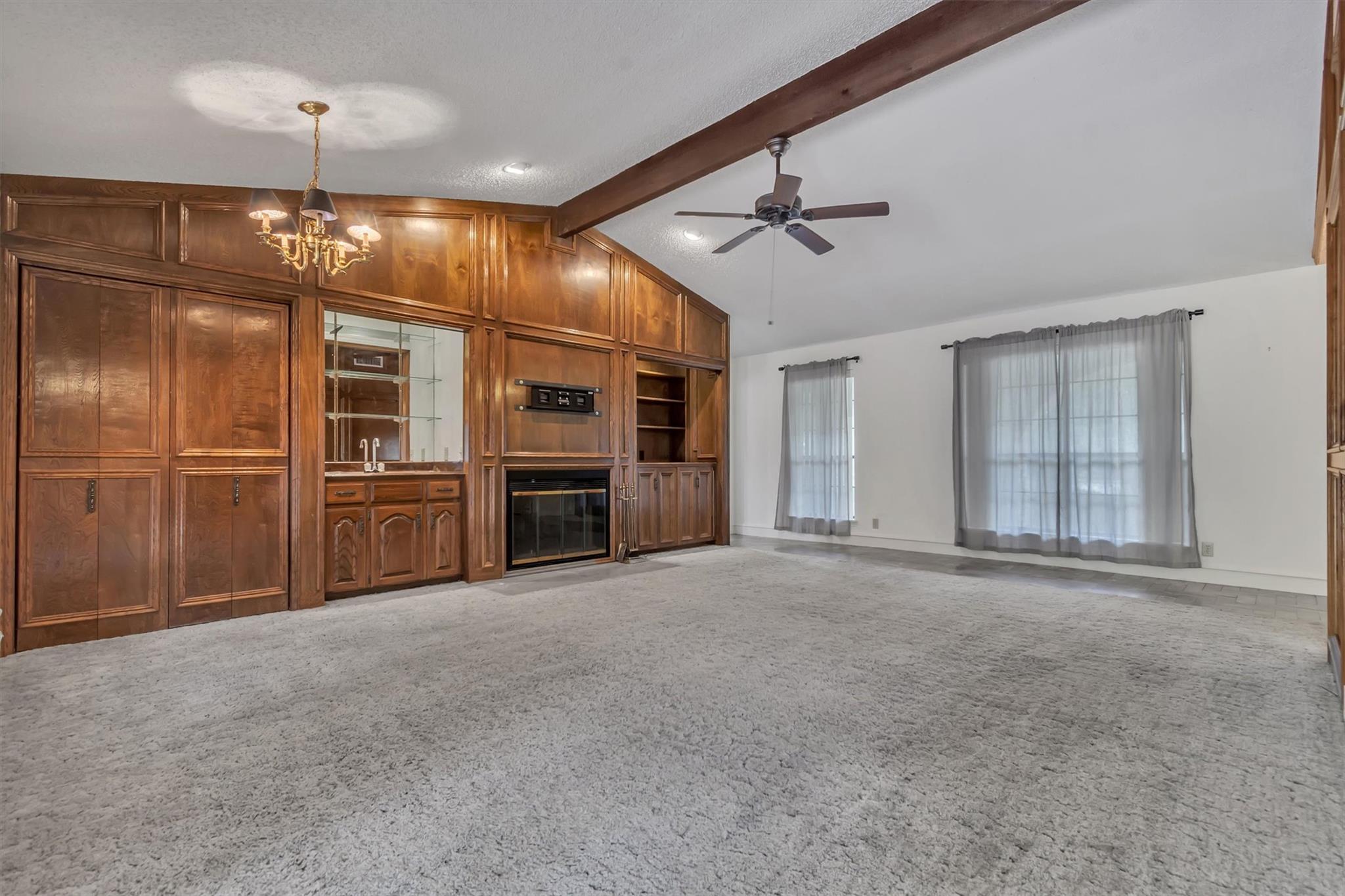 5704 Lands End St Property Photo 4