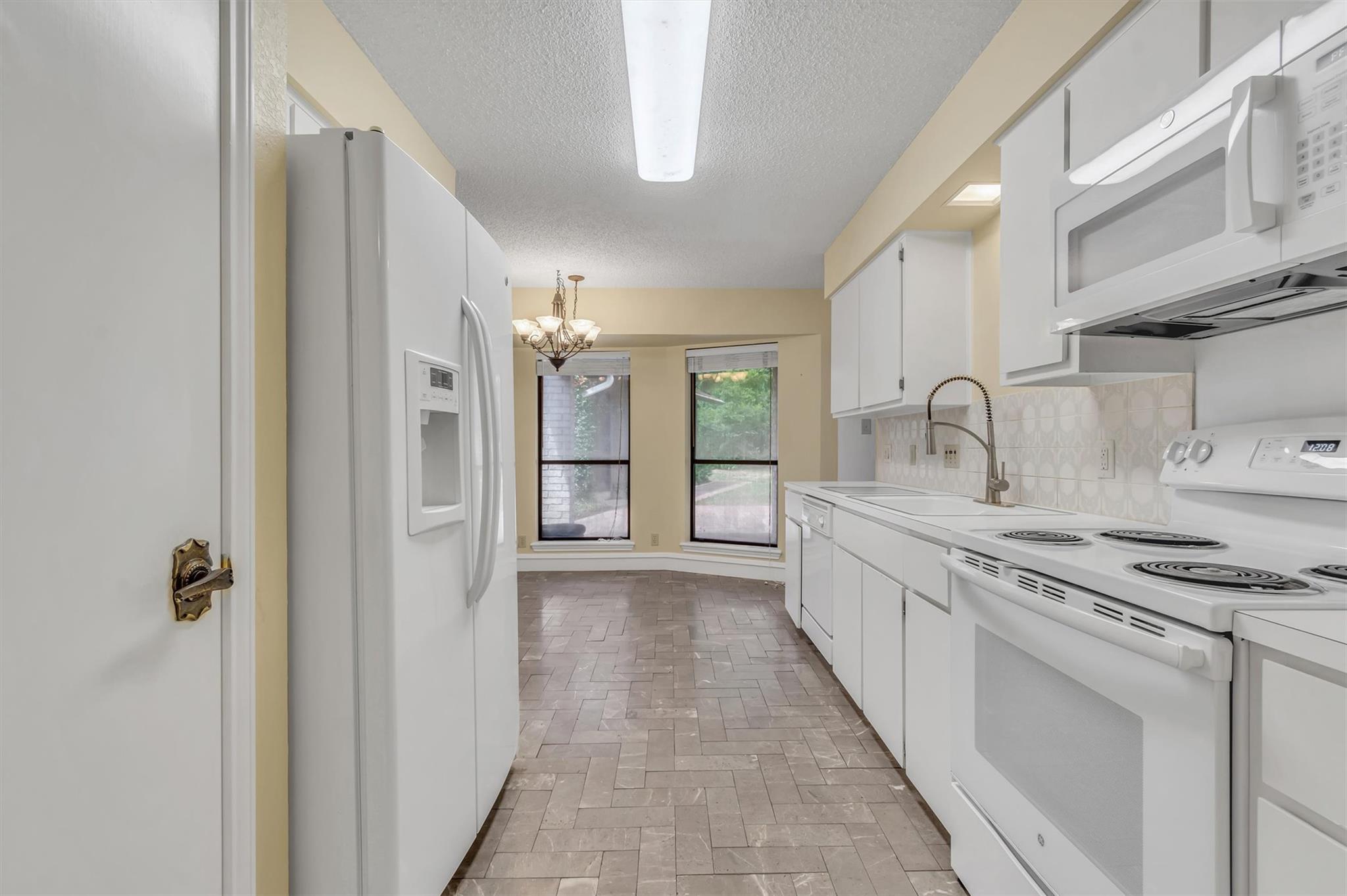 5704 Lands End St Property Photo 8