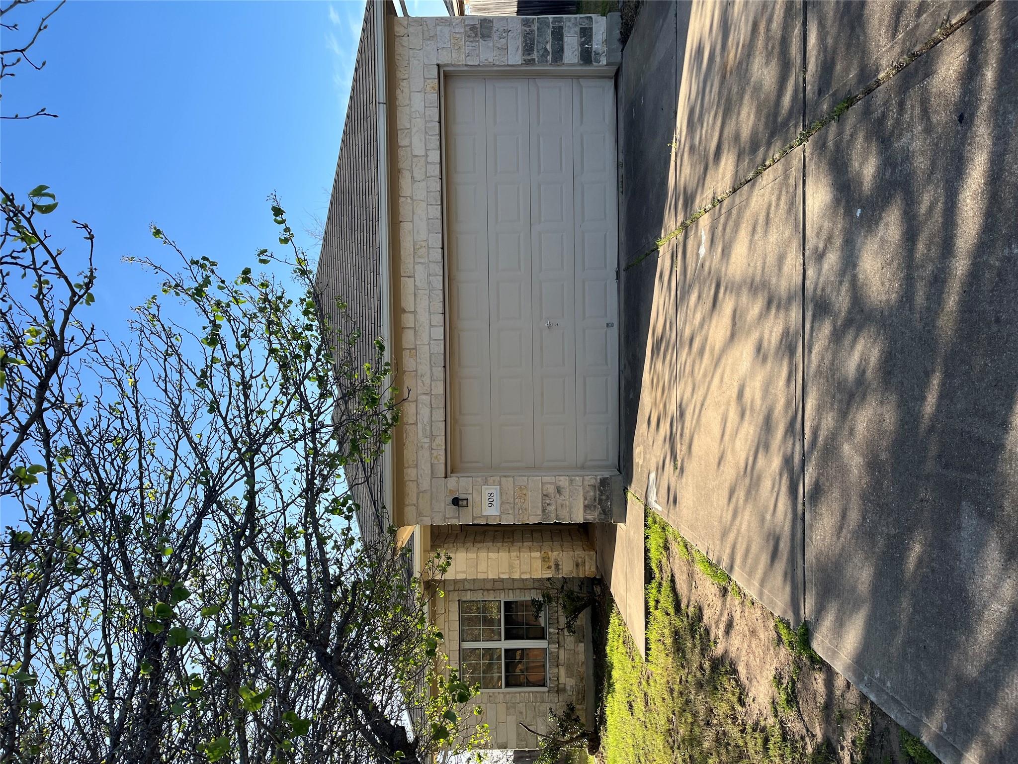 908 North Creek Blvd Property Photo