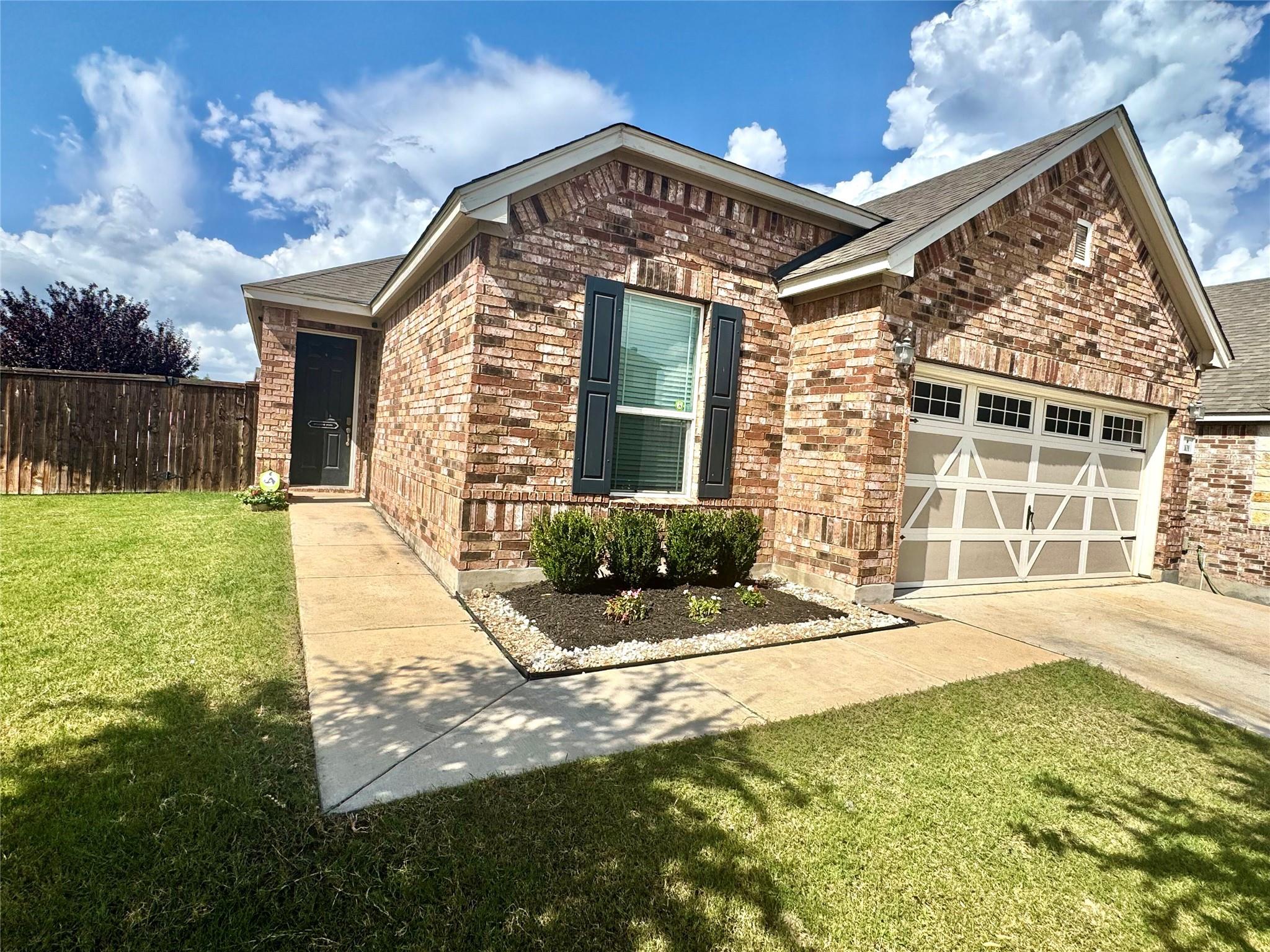 101 Muenster Dr Property Photo 1