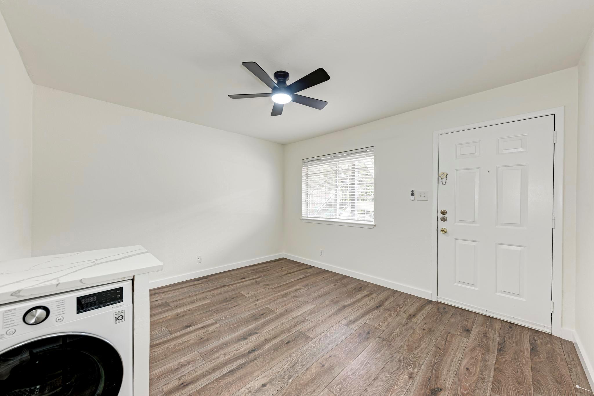 1010 W 23rd St #6 Property Photo 8