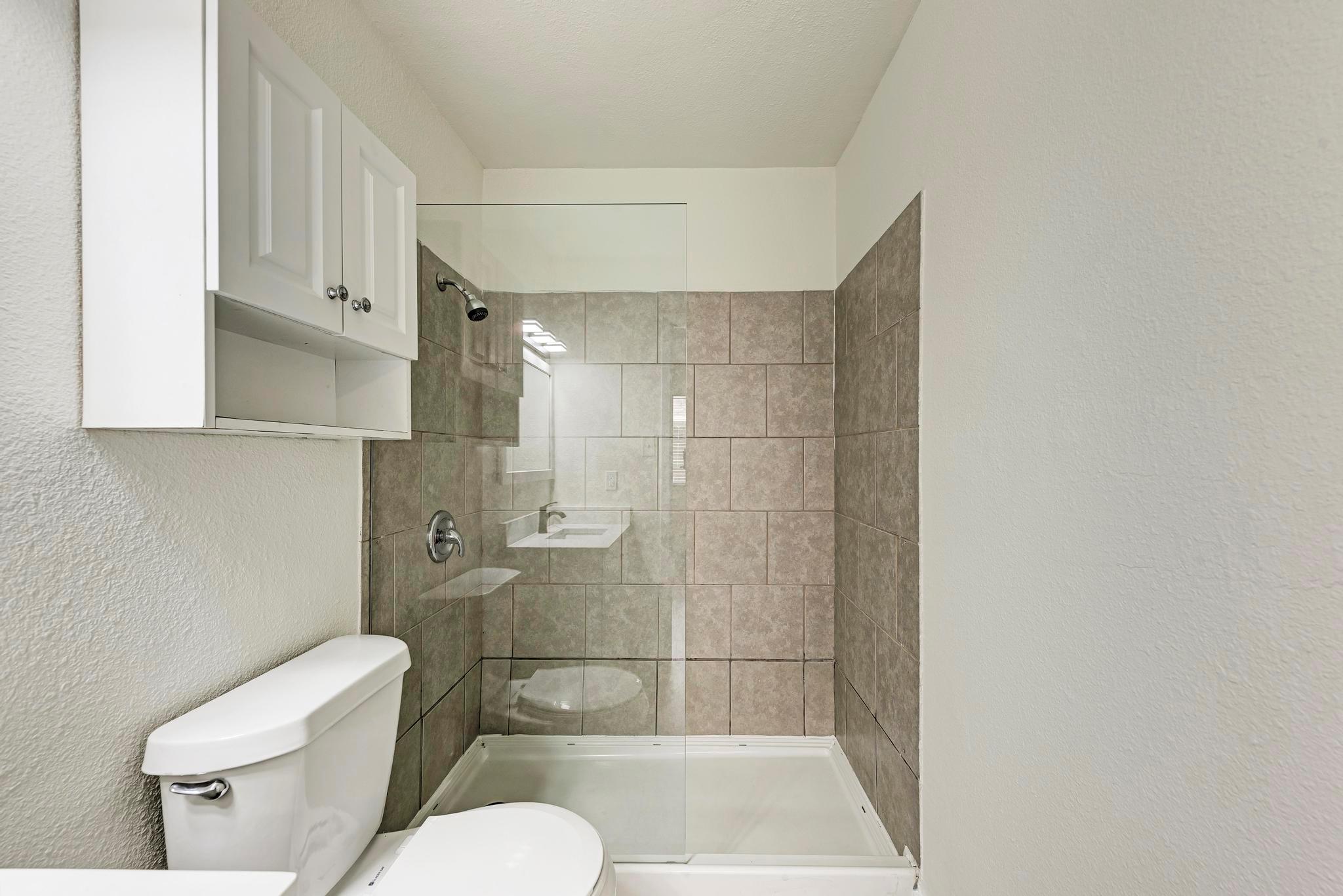 1010 W 23rd St #6 Property Photo 17