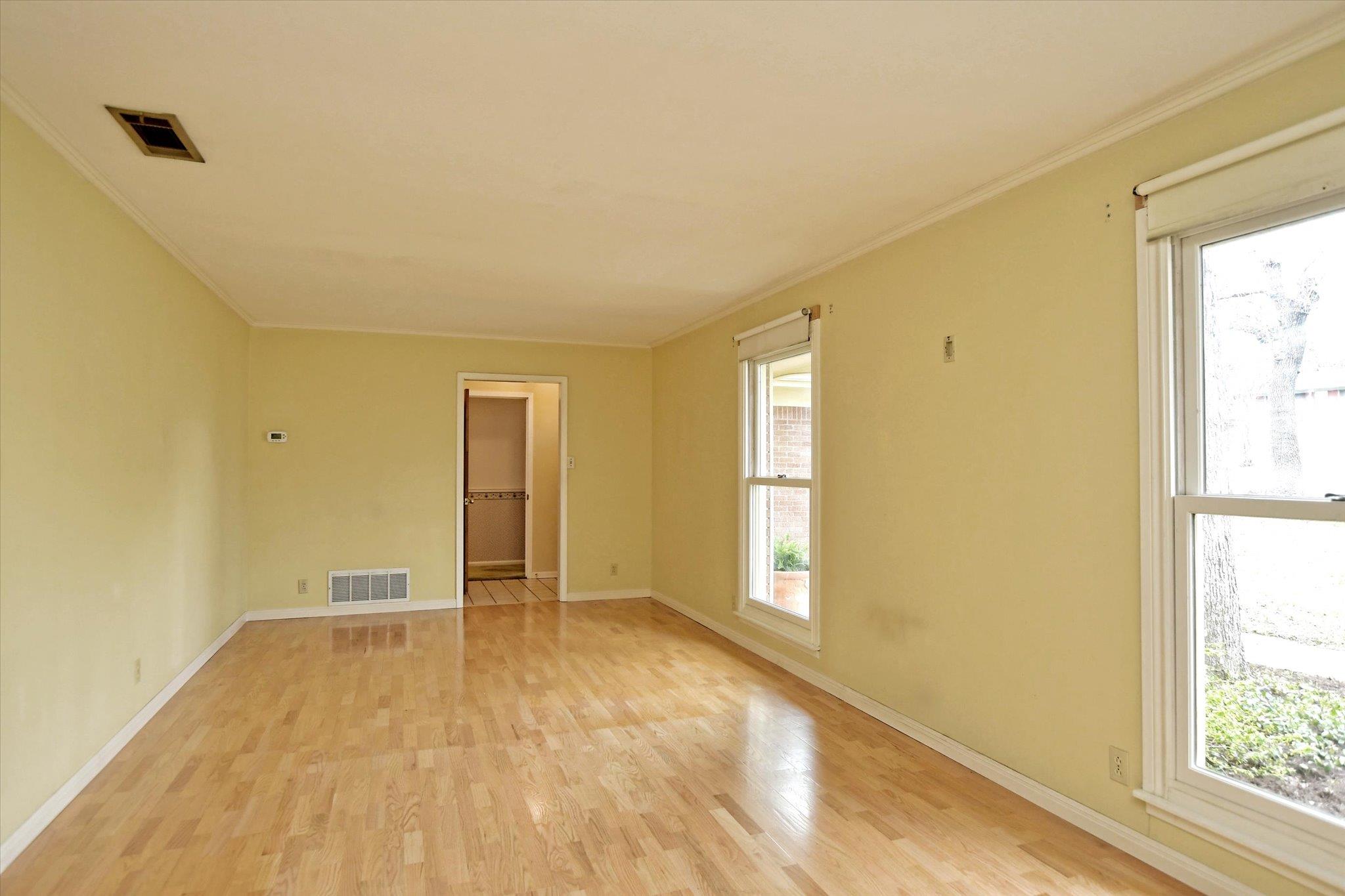 11803 Hornsby St Property Photo 2