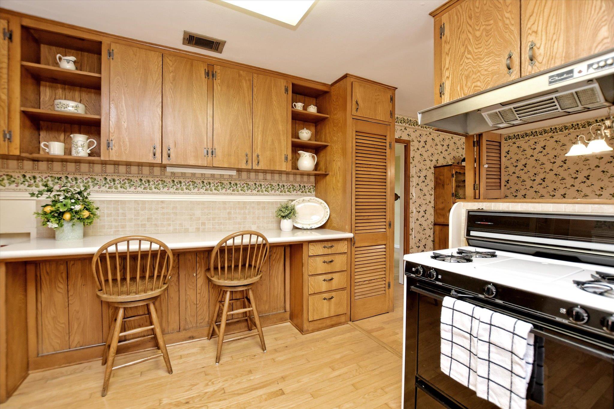 11803 Hornsby St Property Photo 6
