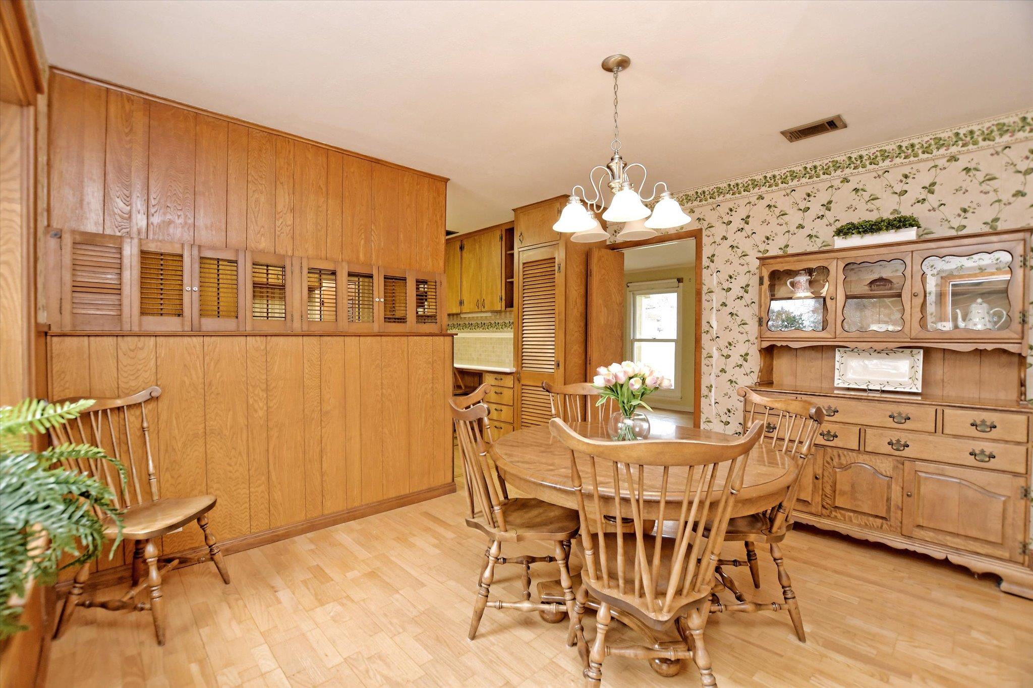 11803 Hornsby St Property Photo 8