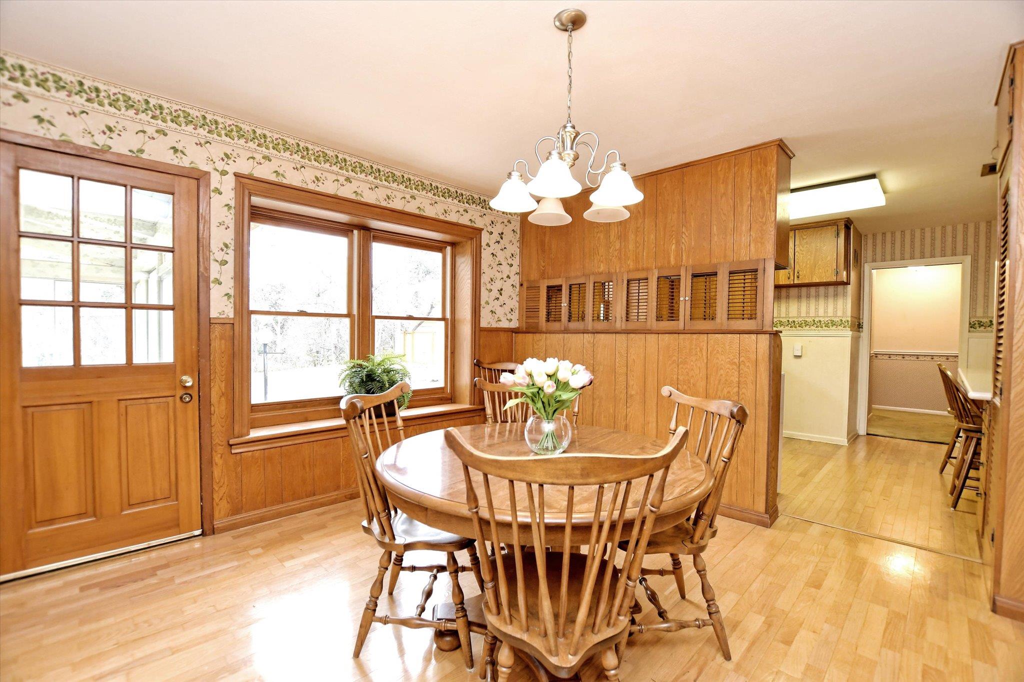 11803 Hornsby St Property Photo 9
