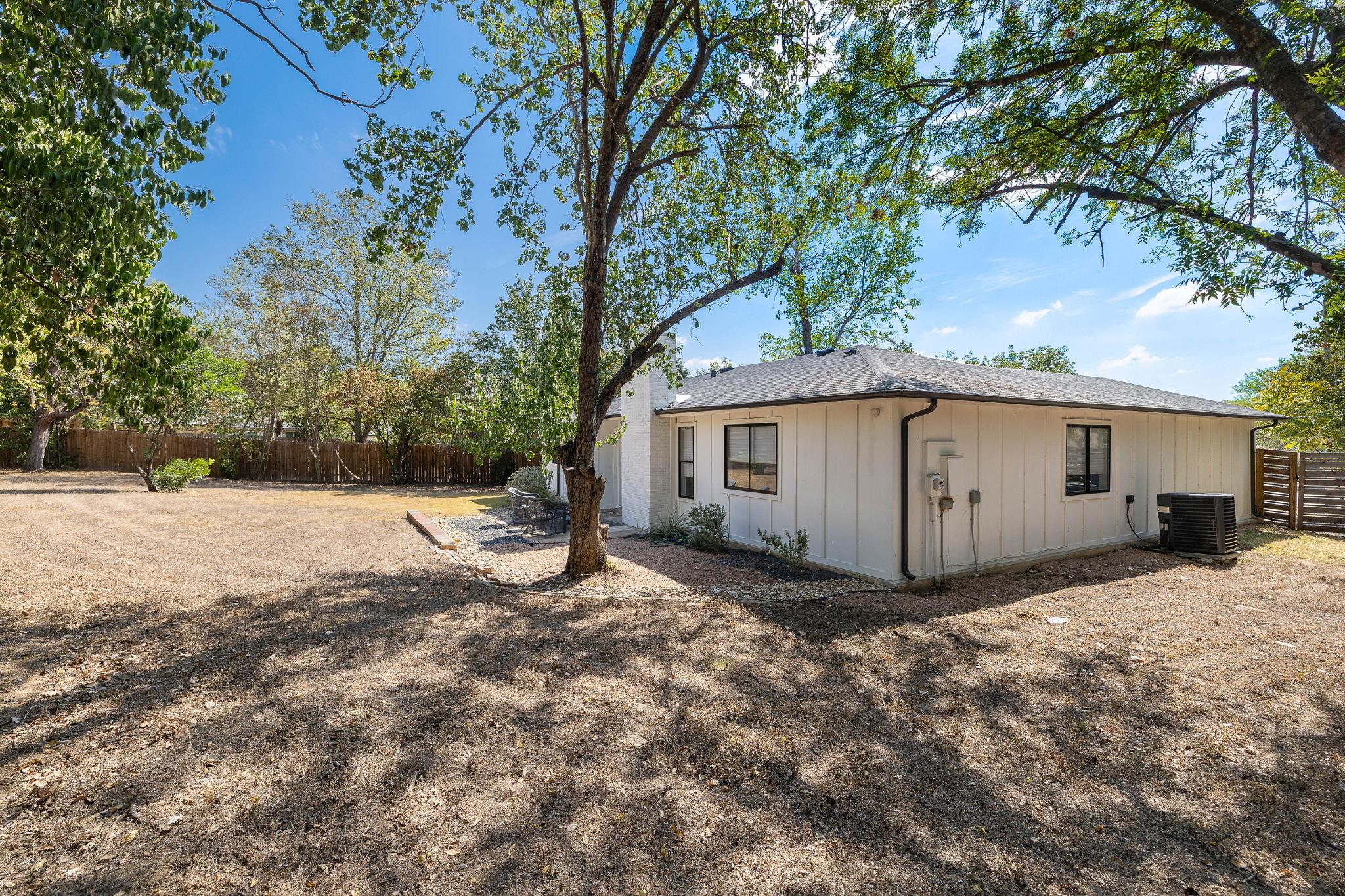 2804 Leeds Cv Property Photo 24