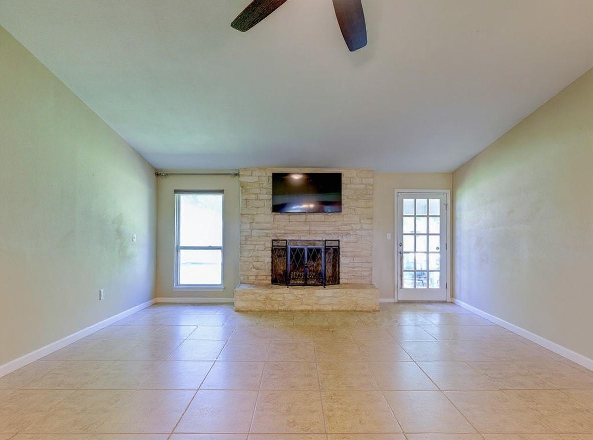 1002 Deep Wood Dr Property Photo 10