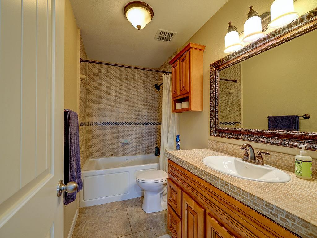 1002 Deep Wood Dr Property Photo 15