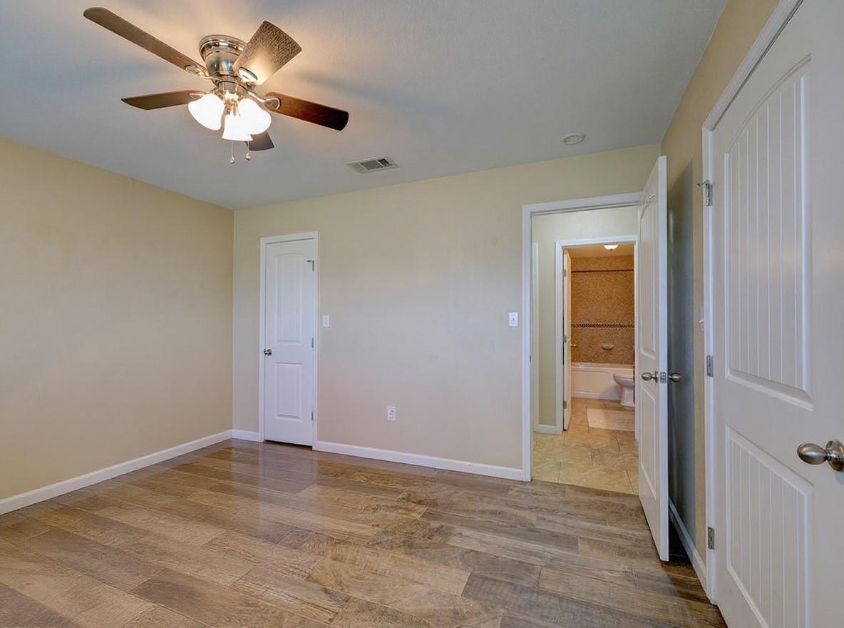 1002 Deep Wood Dr Property Photo 20