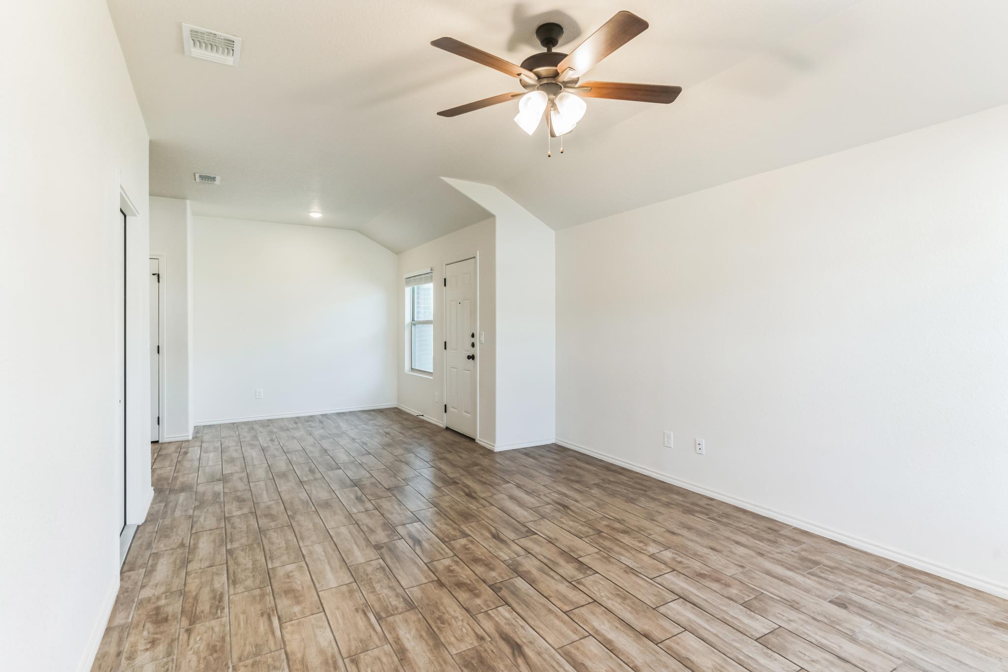 2416 Alterman Dr #b Property Photo 2