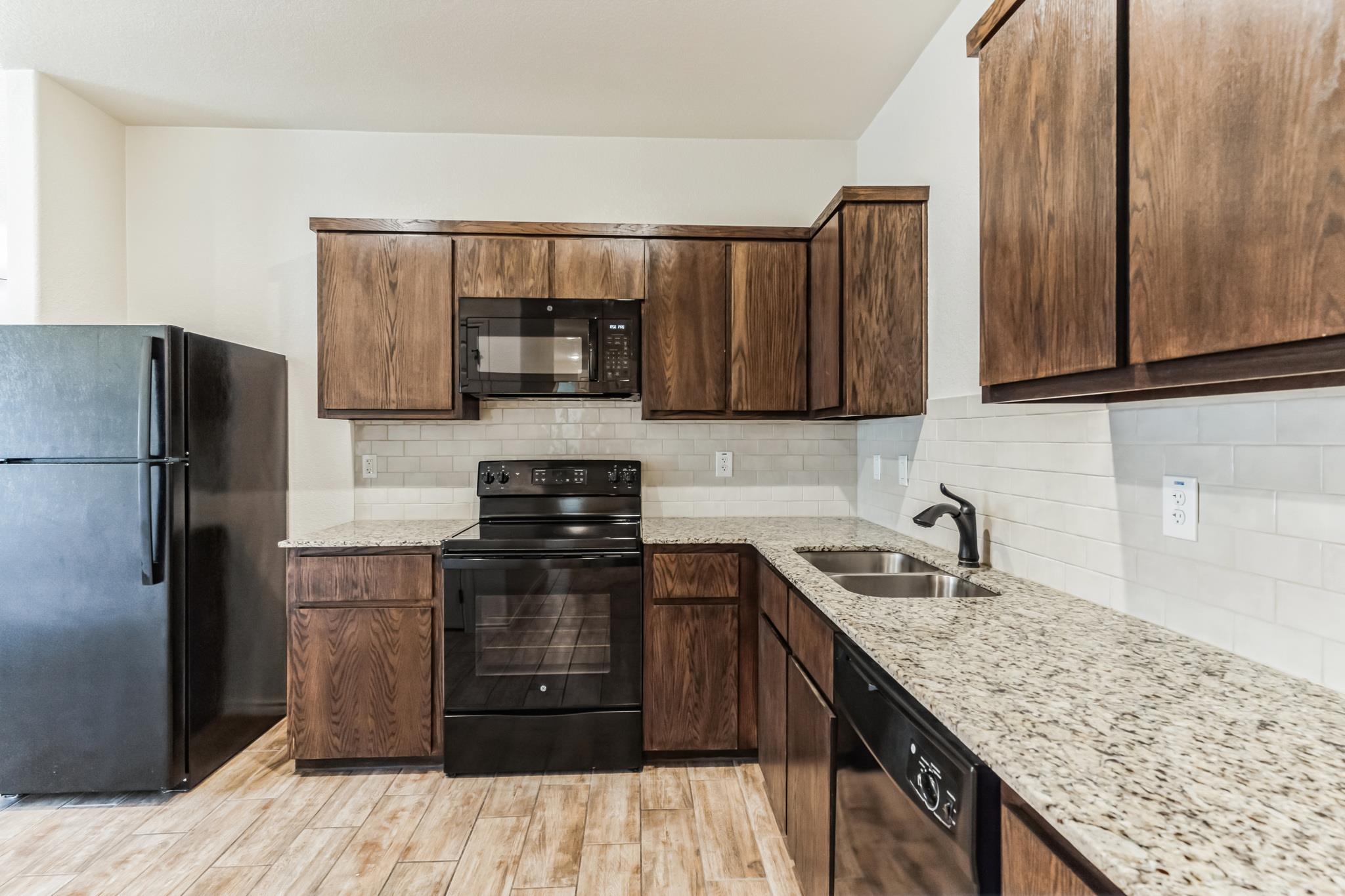 2416 Alterman Dr #b Property Photo 3
