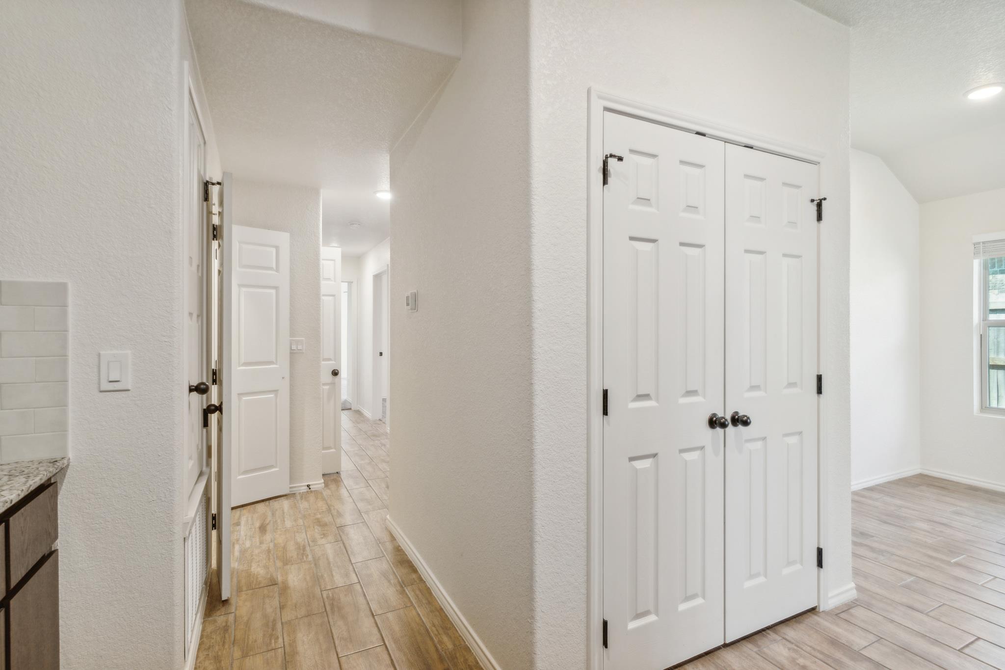 2416 Alterman Dr #b Property Photo 4