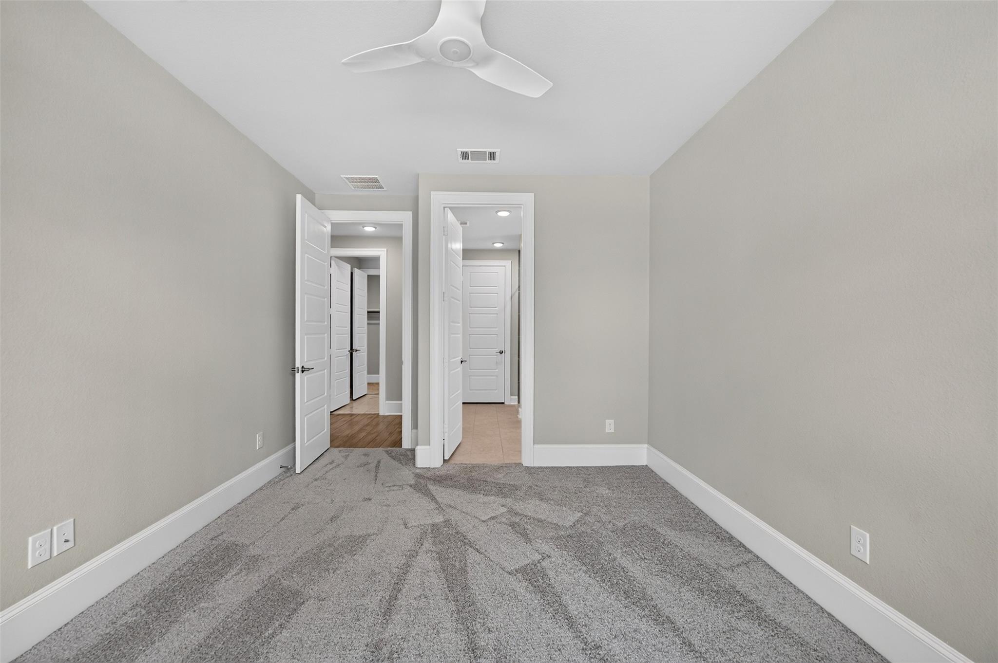 2400 Sunset Vista Cir #39 Property Photo 35