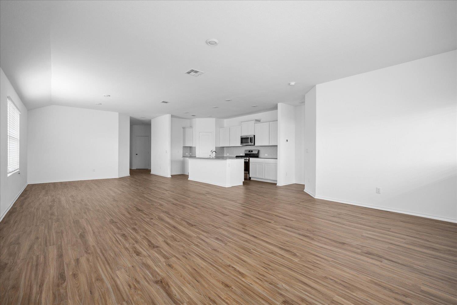 104 Vintage Dr Property Photo 3