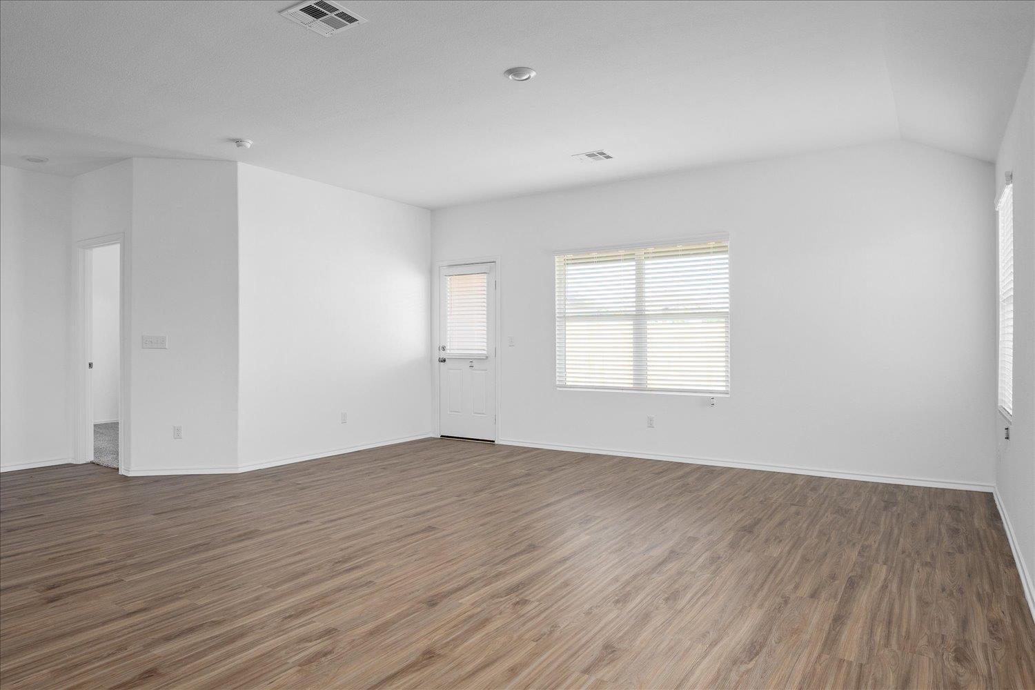 104 Vintage Dr Property Photo 5