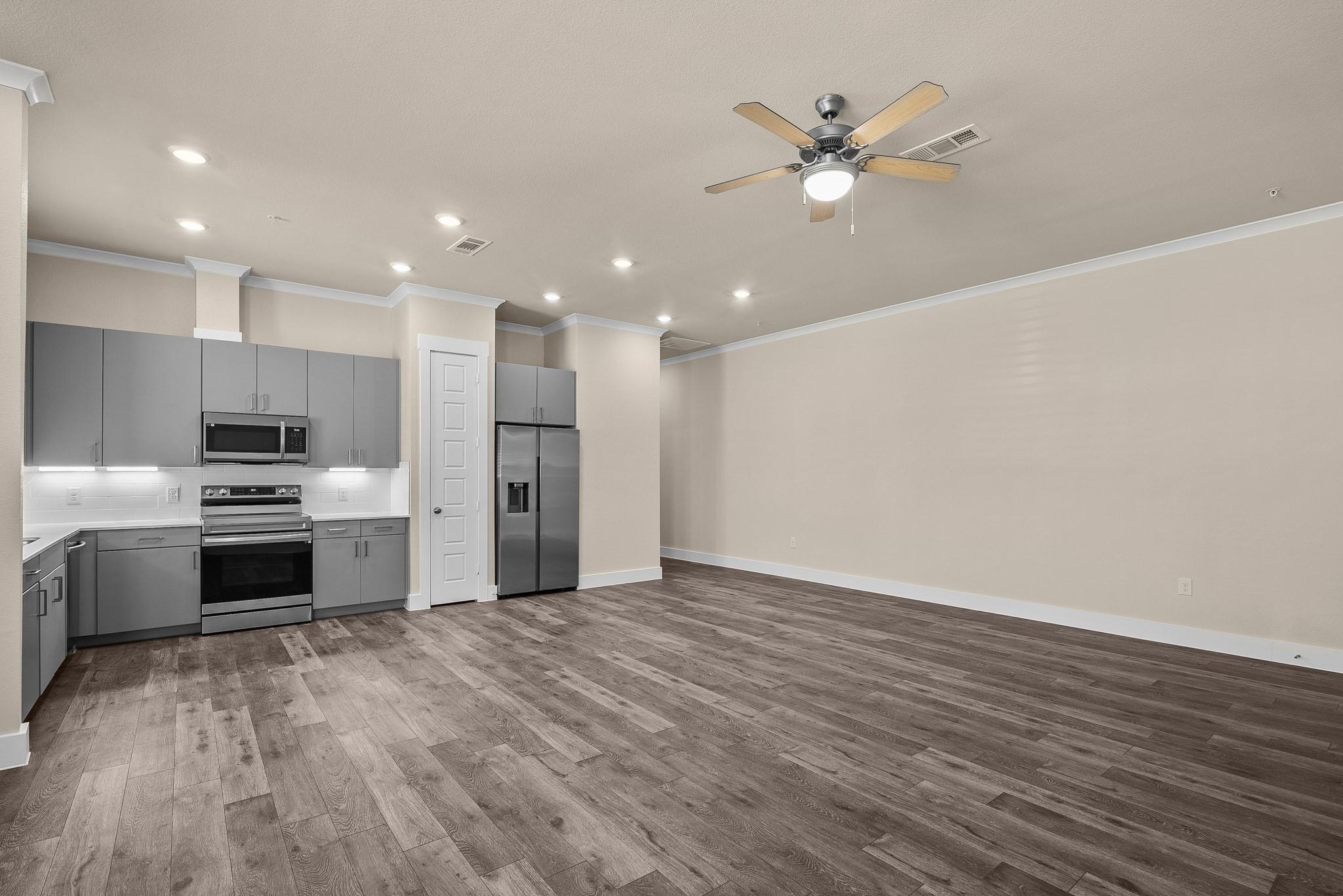 476 Suffield Dr #840 Property Photo 4