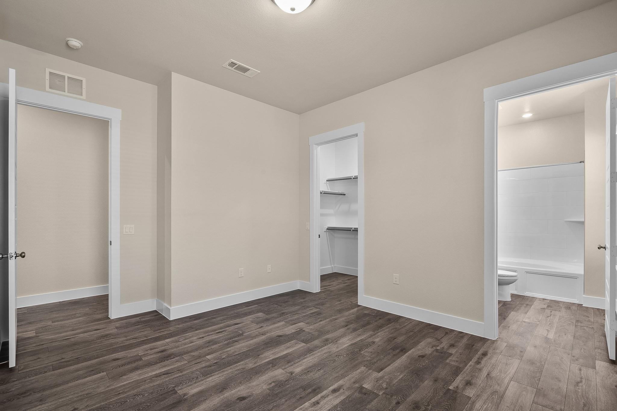 476 Suffield Dr #840 Property Photo 9