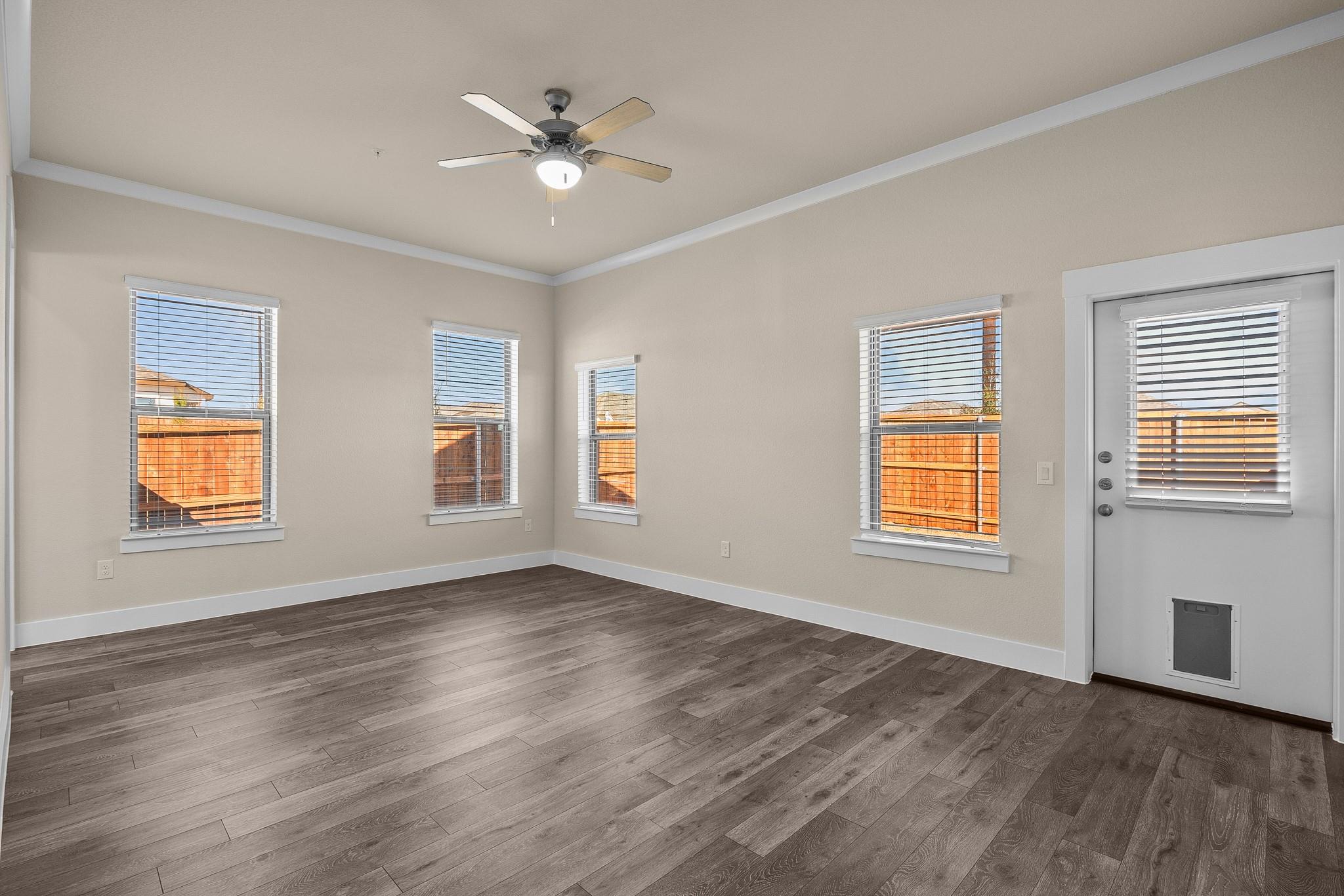 476 Suffield Dr #840 Property Photo 12