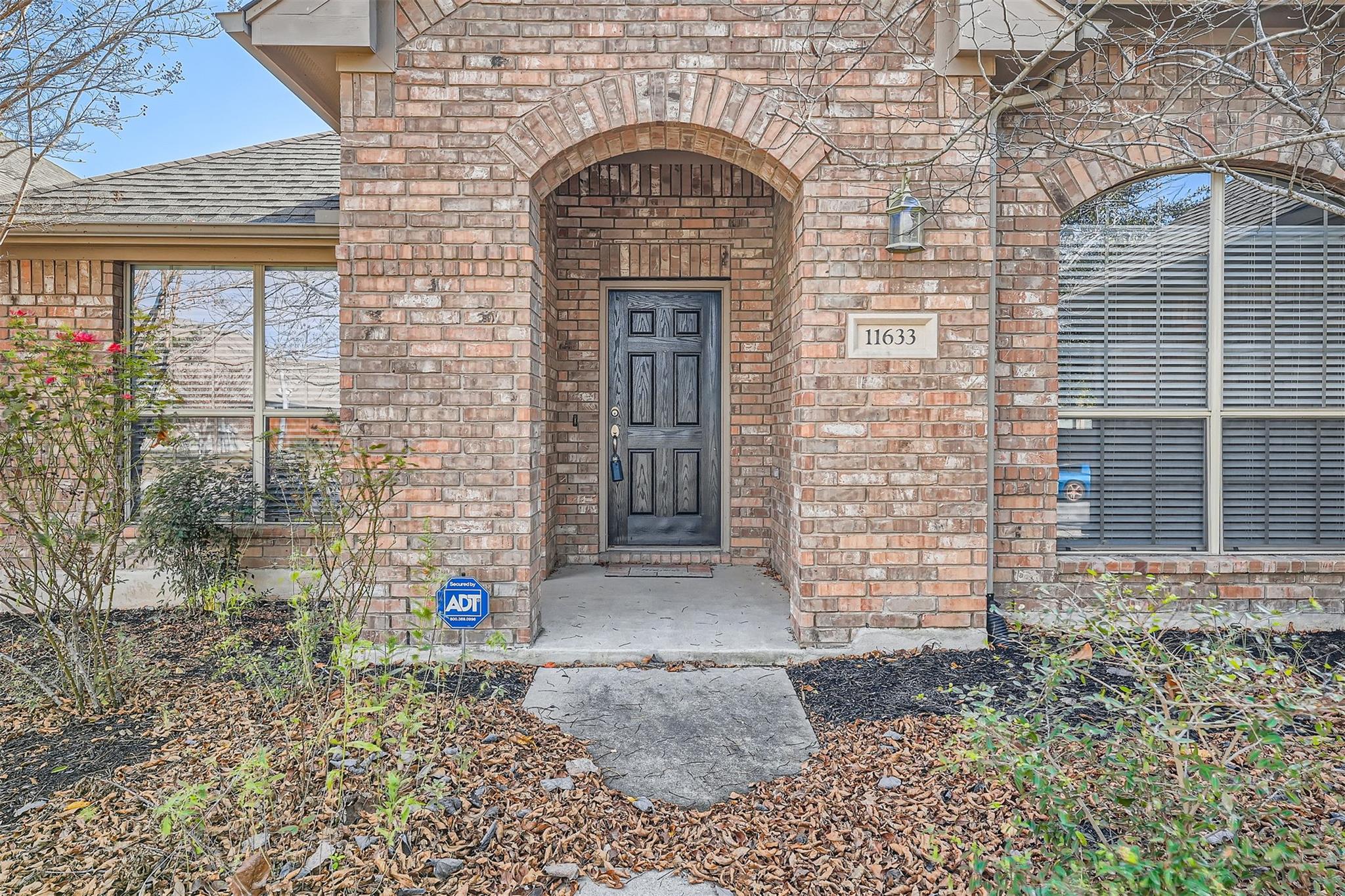 11633 Sun Glass Dr Property Photo 2