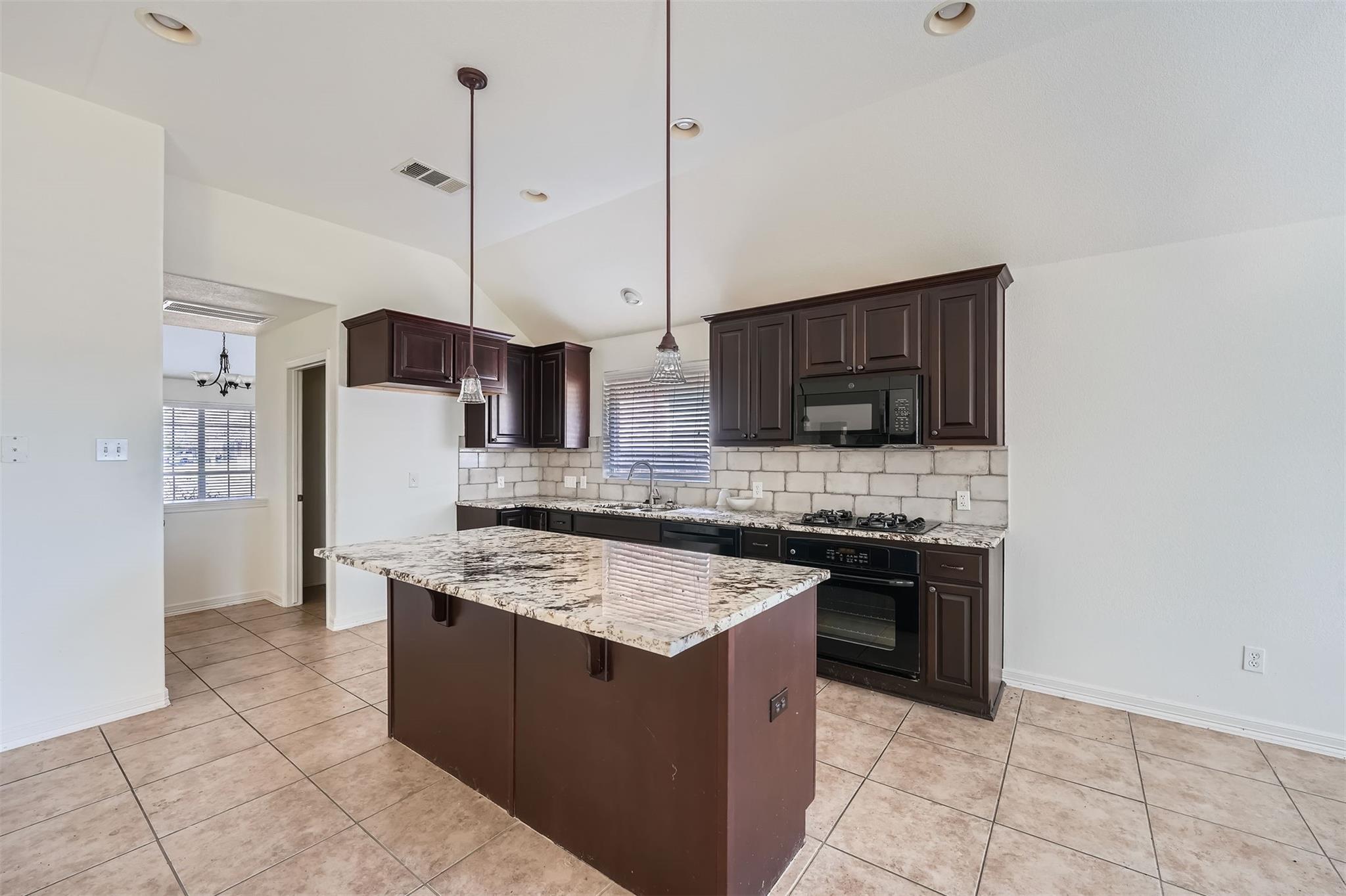 11633 Sun Glass Dr Property Photo 6