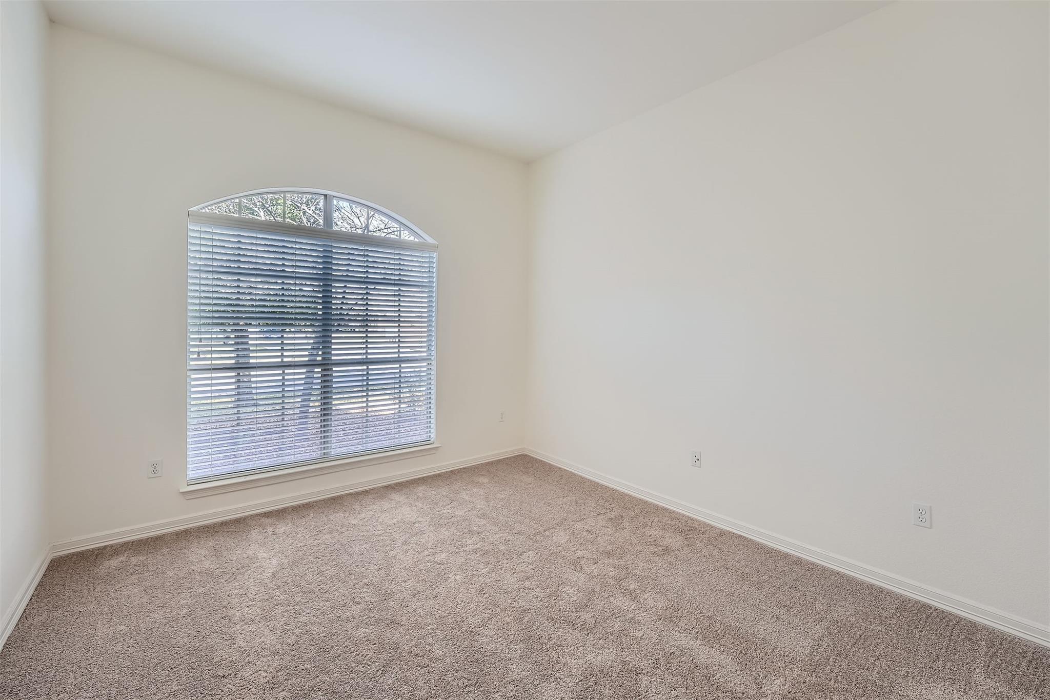 11633 Sun Glass Dr Property Photo 9