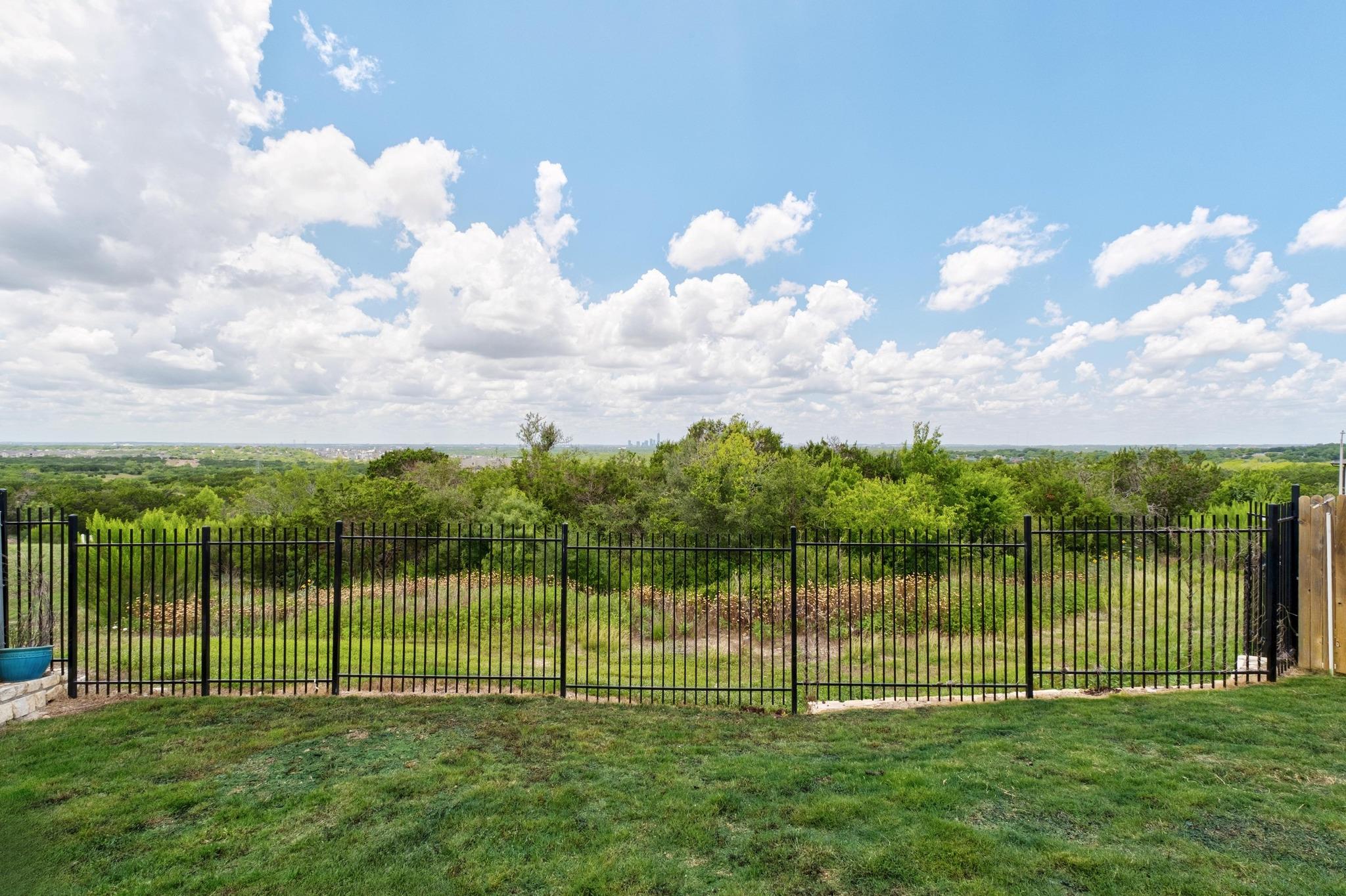 7713 Saddle Up Dr Property Photo 32