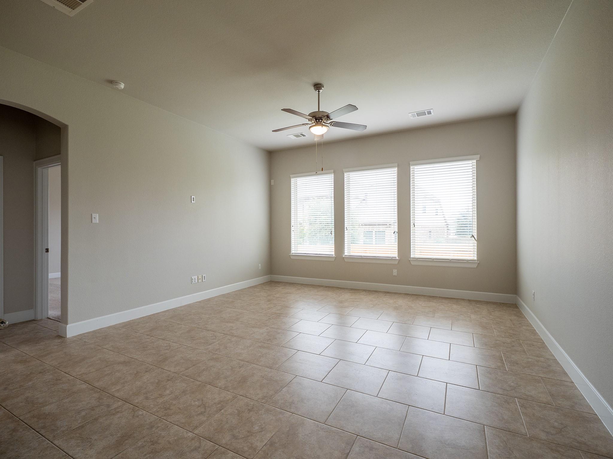 18612 Rio Chama Ln Property Photo 9