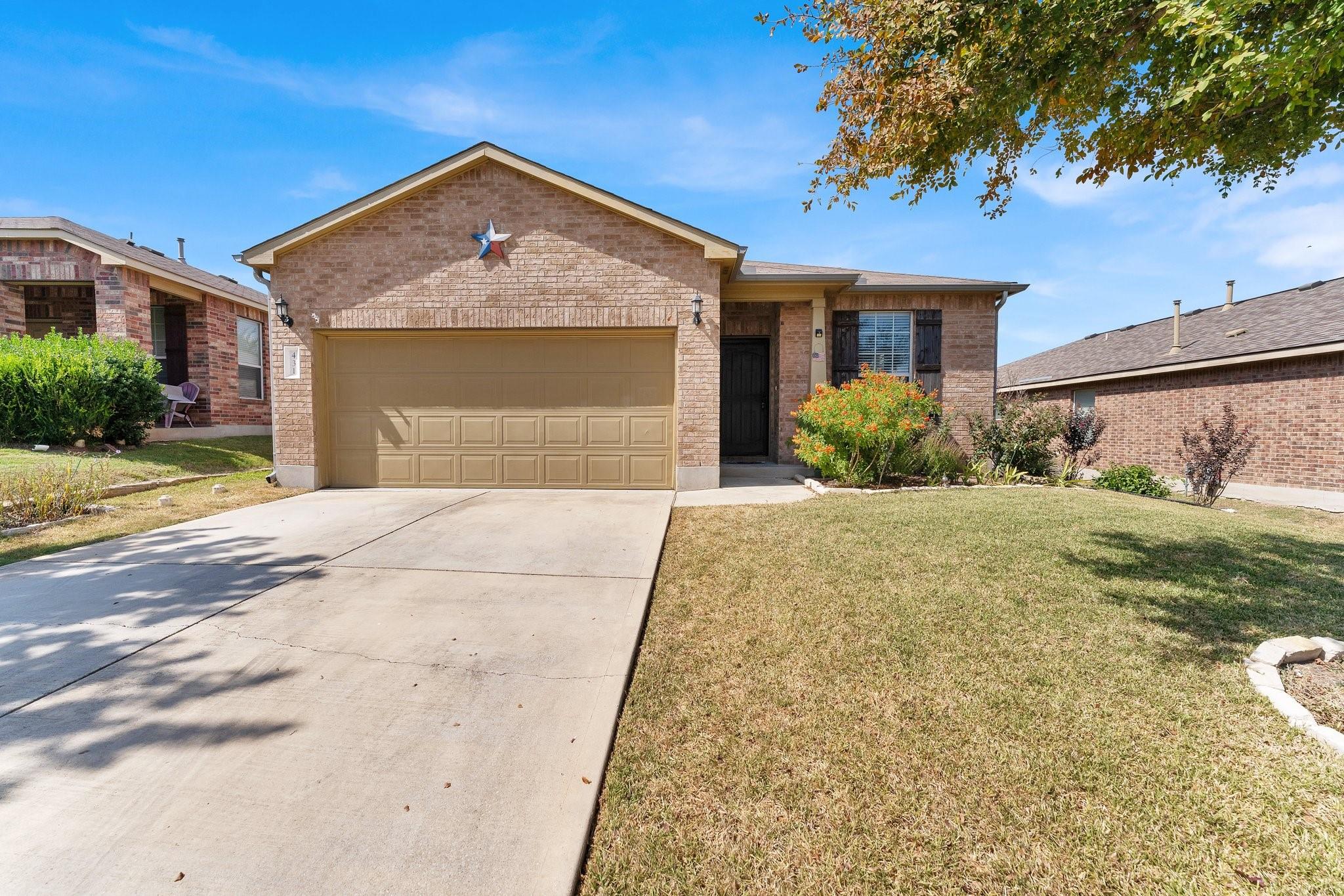 431 Moonwalker Trl Property Photo