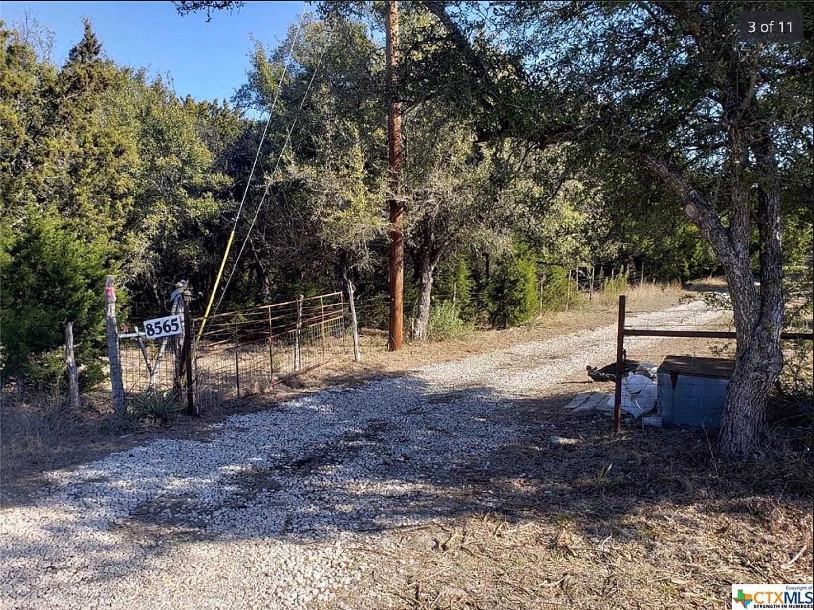 8565 S Us 183 Property Photo 3
