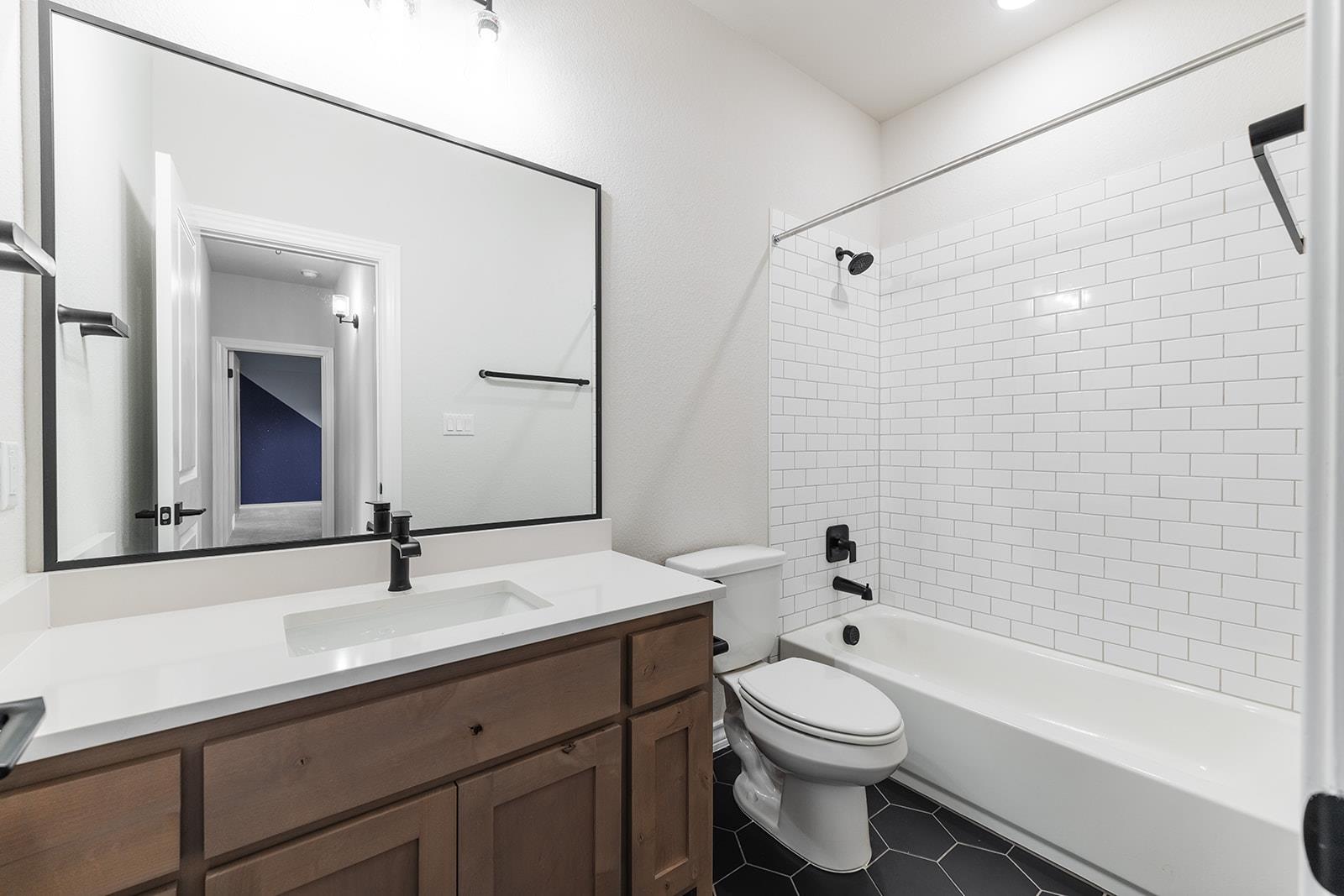 124 Silverwood Trl Property Photo 31