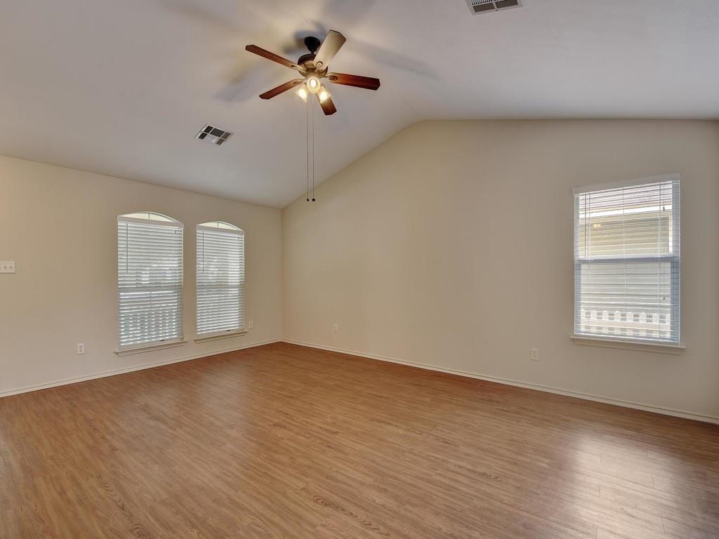 136 Strawn None Property Photo 5