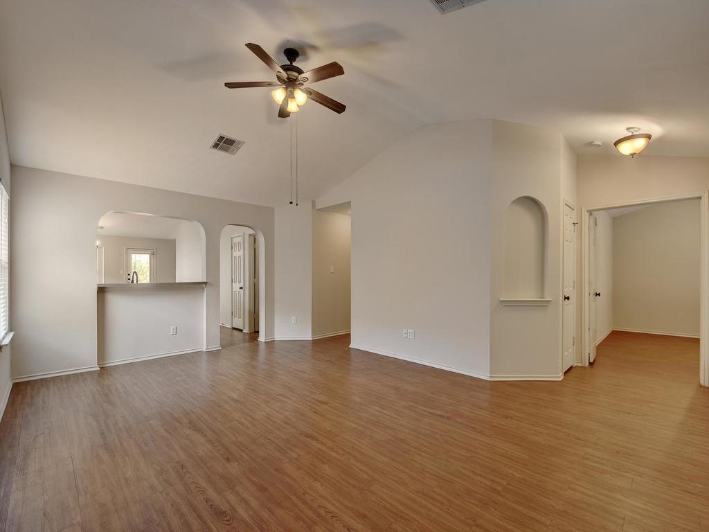 136 Strawn None Property Photo 8