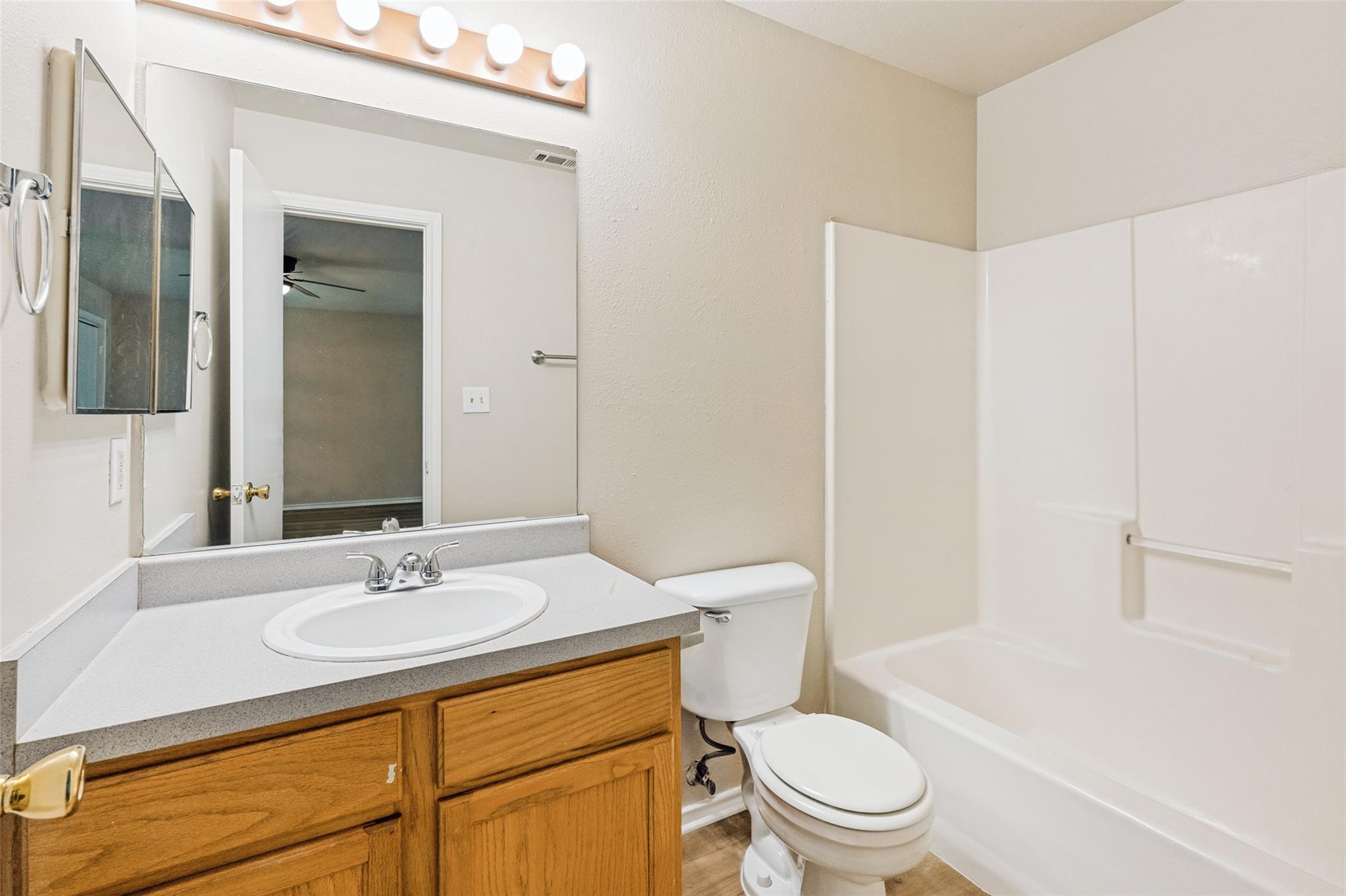 945-947 Sagewood Trl Property Photo 25