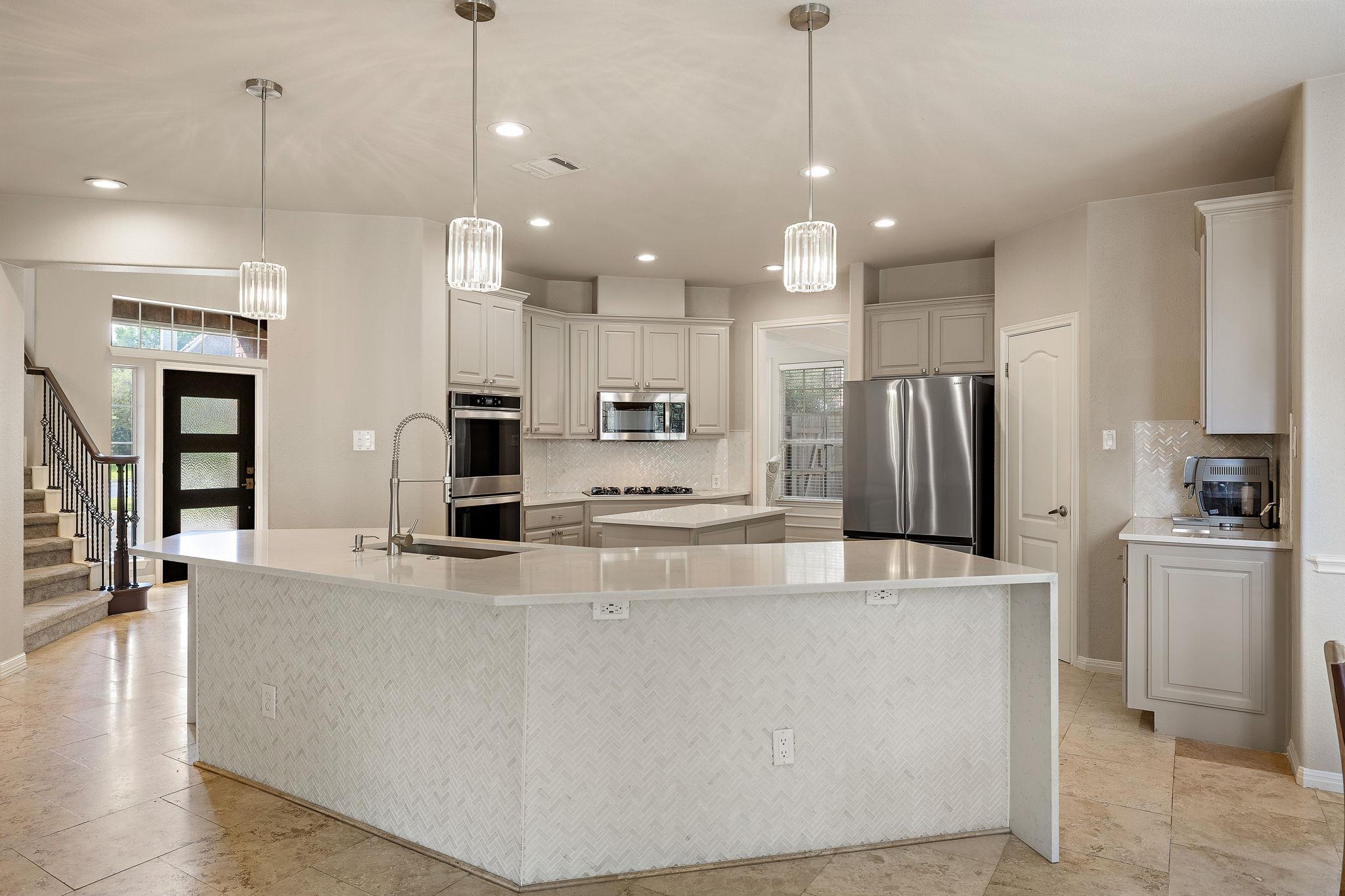 2114 Hilton Head Dr Property Photo 12