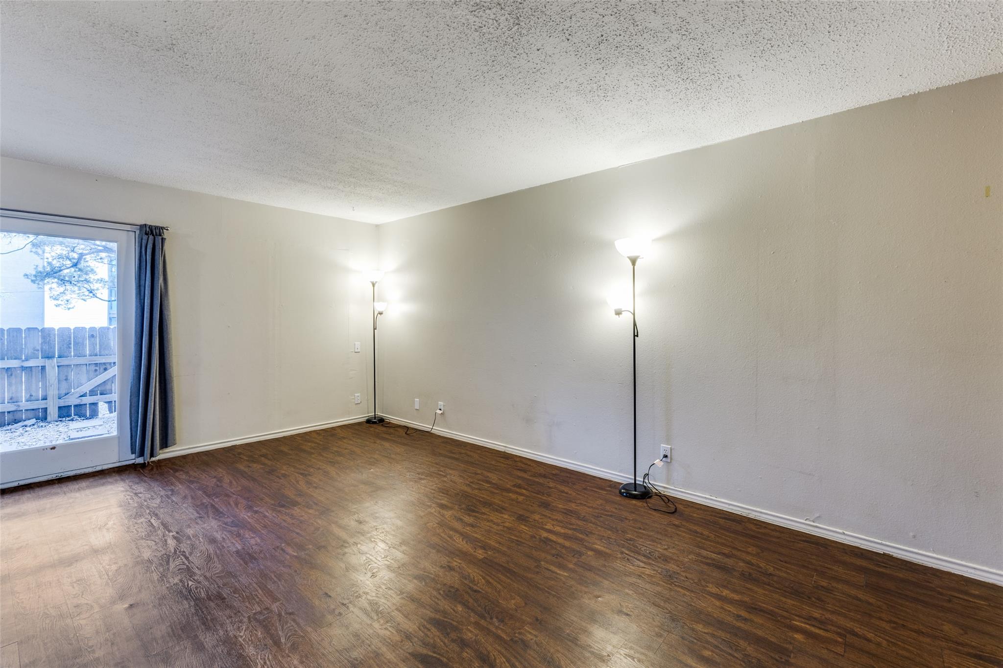 620 S 1st St #103 Property Photo 6