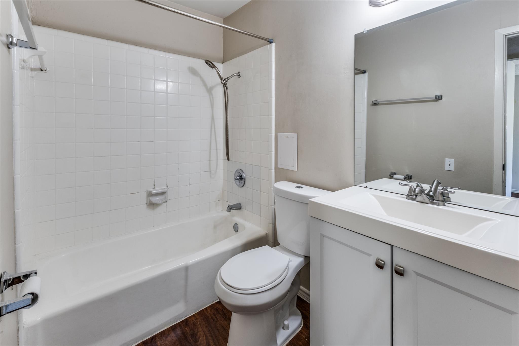 620 S 1st St #103 Property Photo 7
